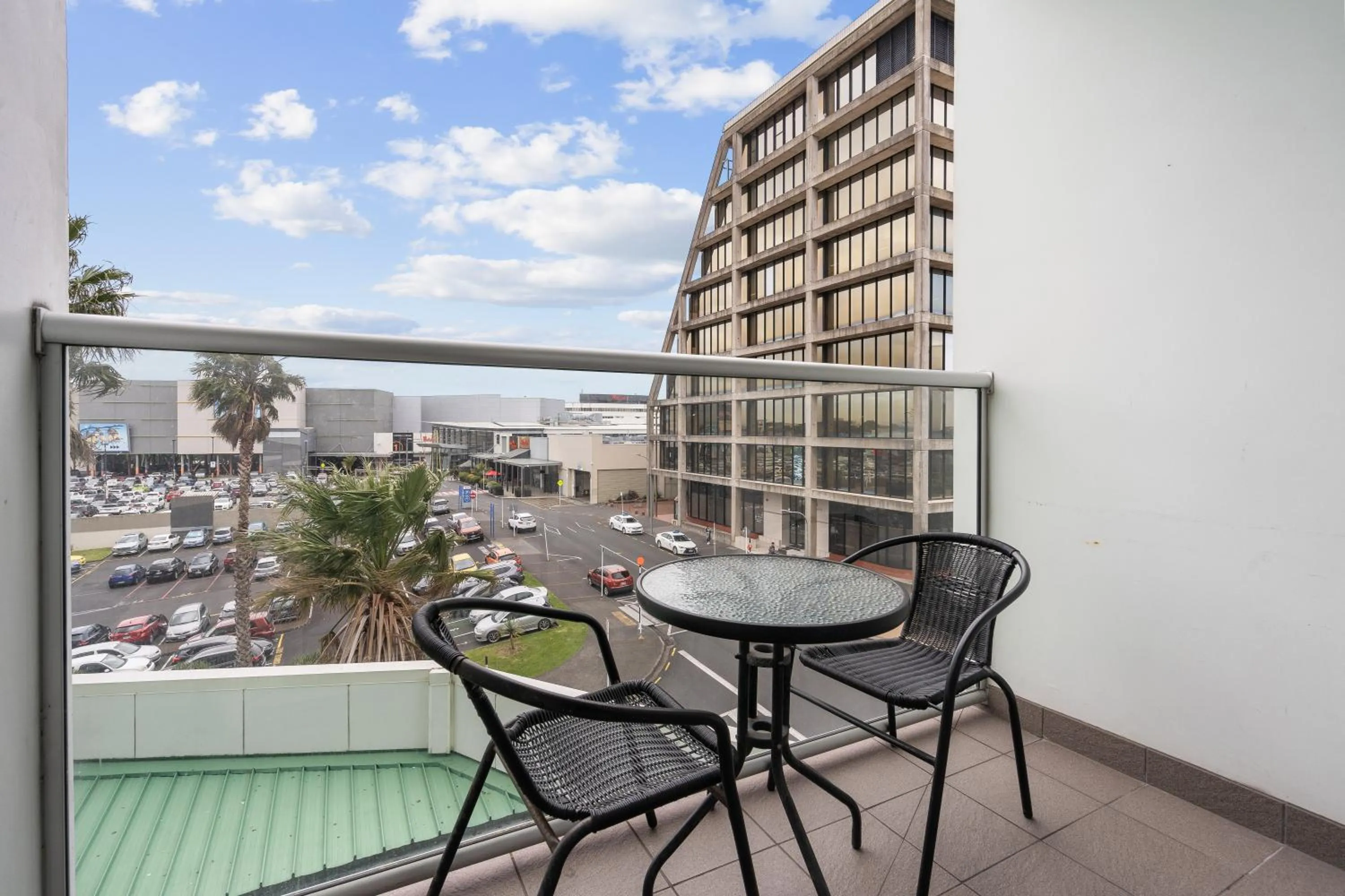 Balcony/Terrace in Proximity Apartments Manukau / Auckland Airport