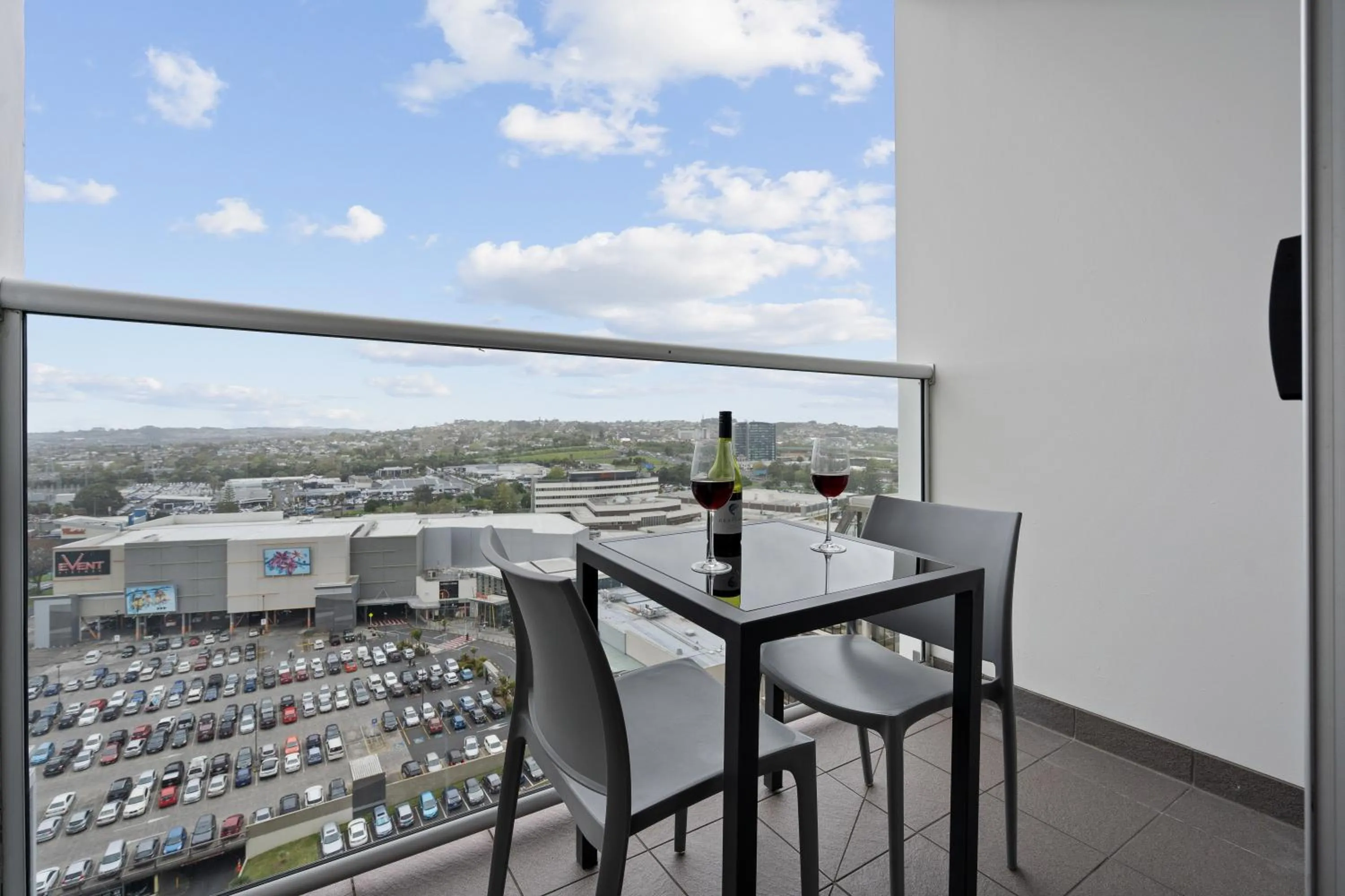 Balcony/Terrace in Proximity Apartments Manukau / Auckland Airport