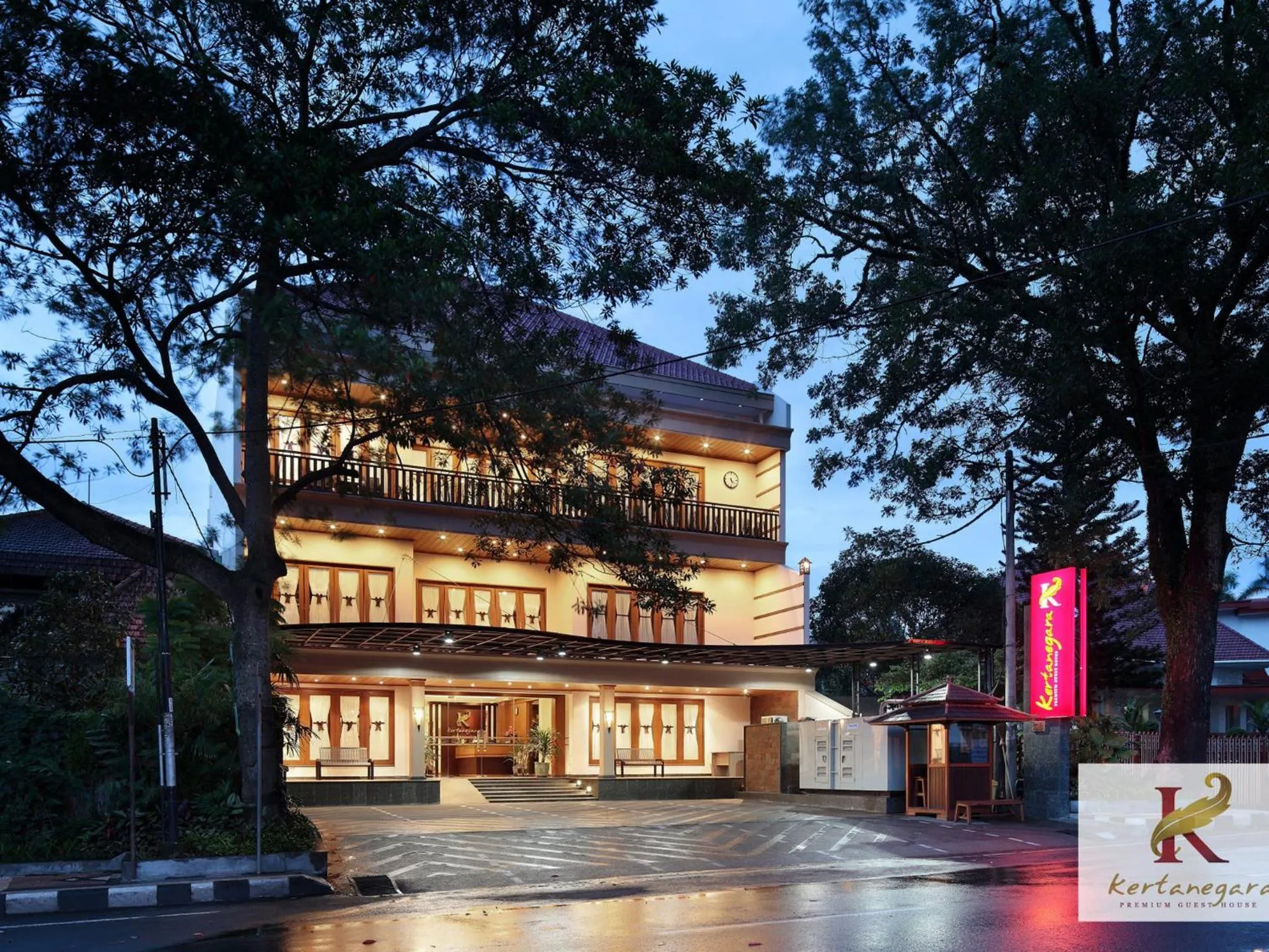 Property building in Kertanegara Premium Guest House