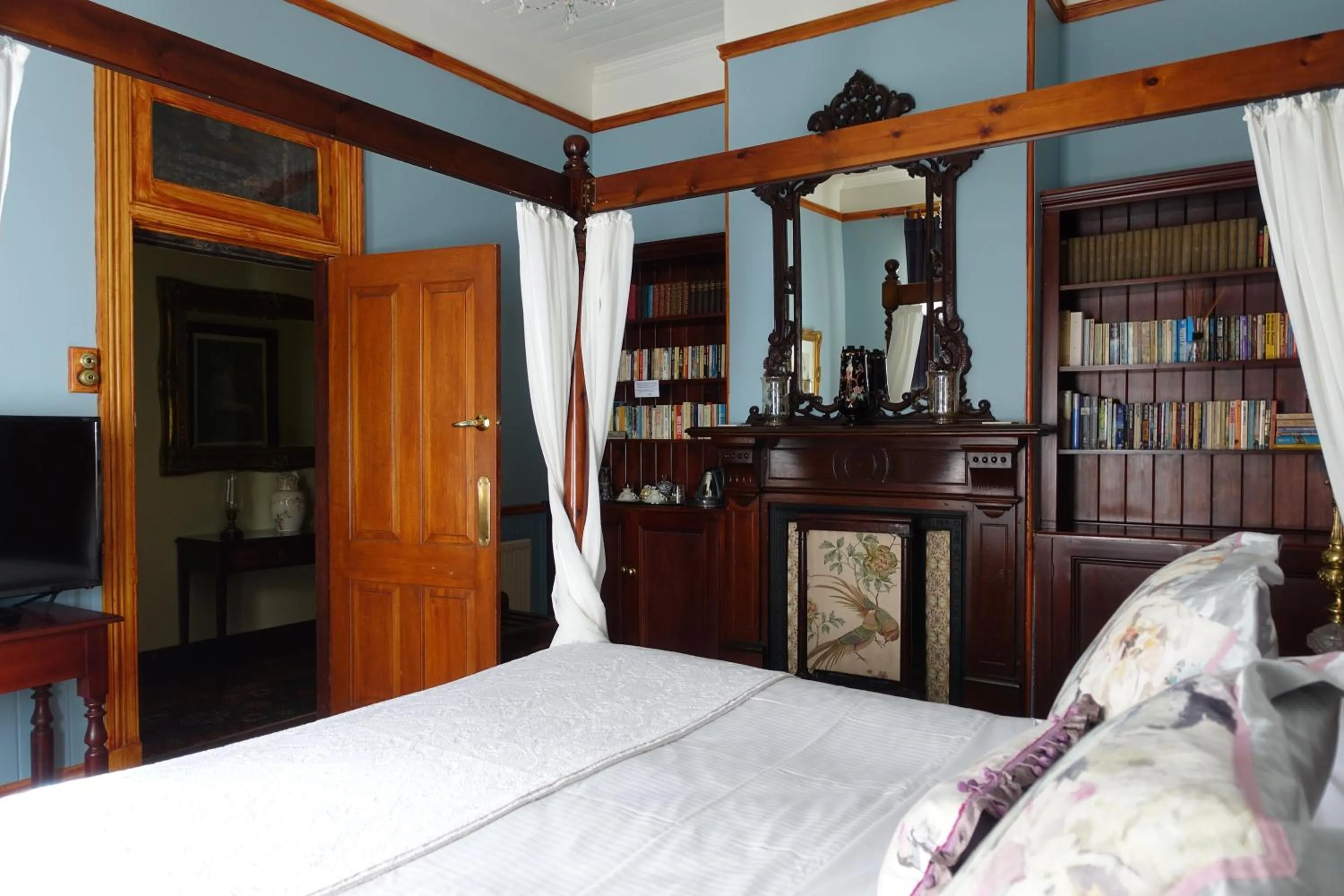 Photo of the whole room, Bed in Kurrara Historic Guest House