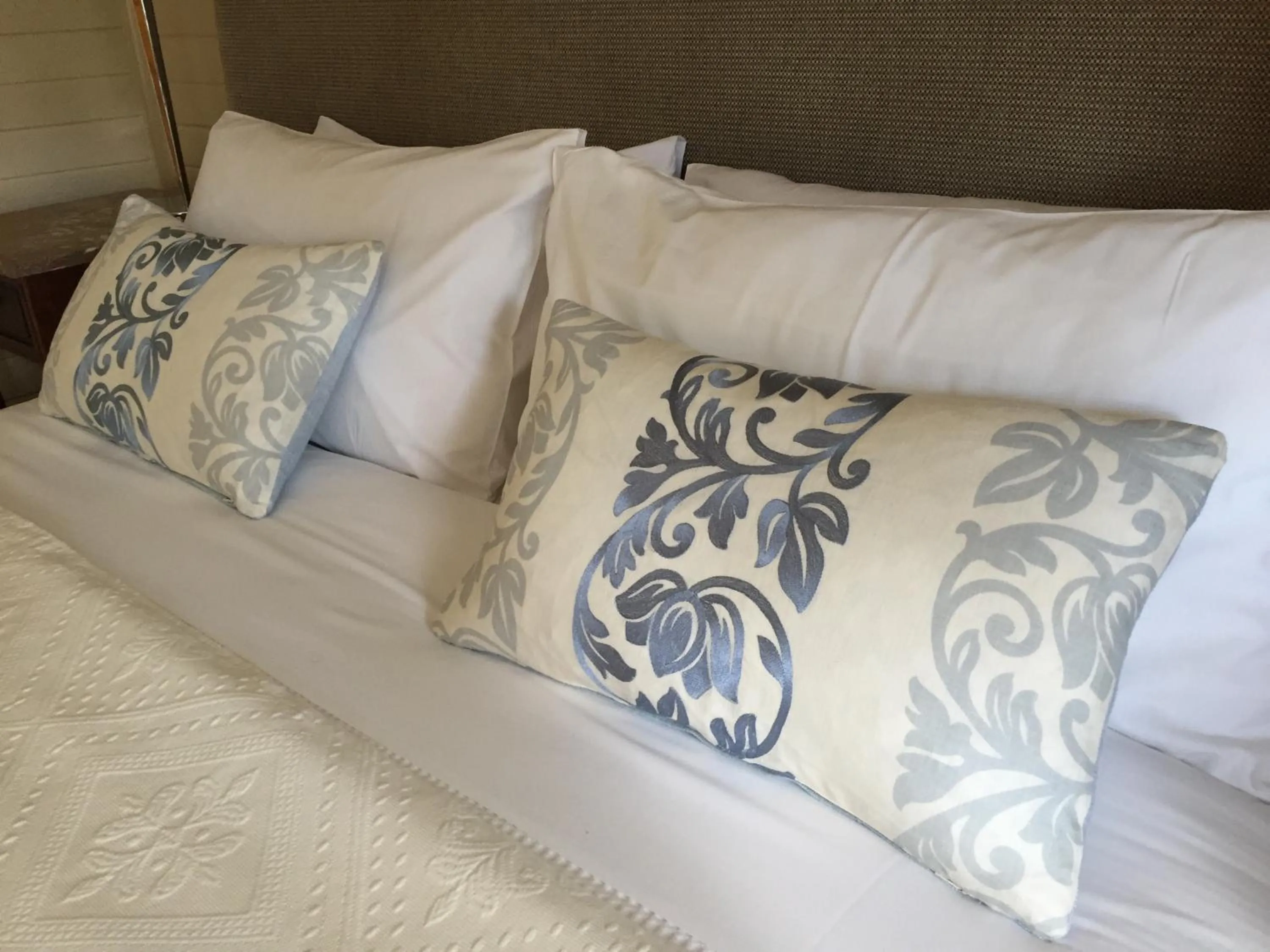 Bed in Kurrara Historic Guest House