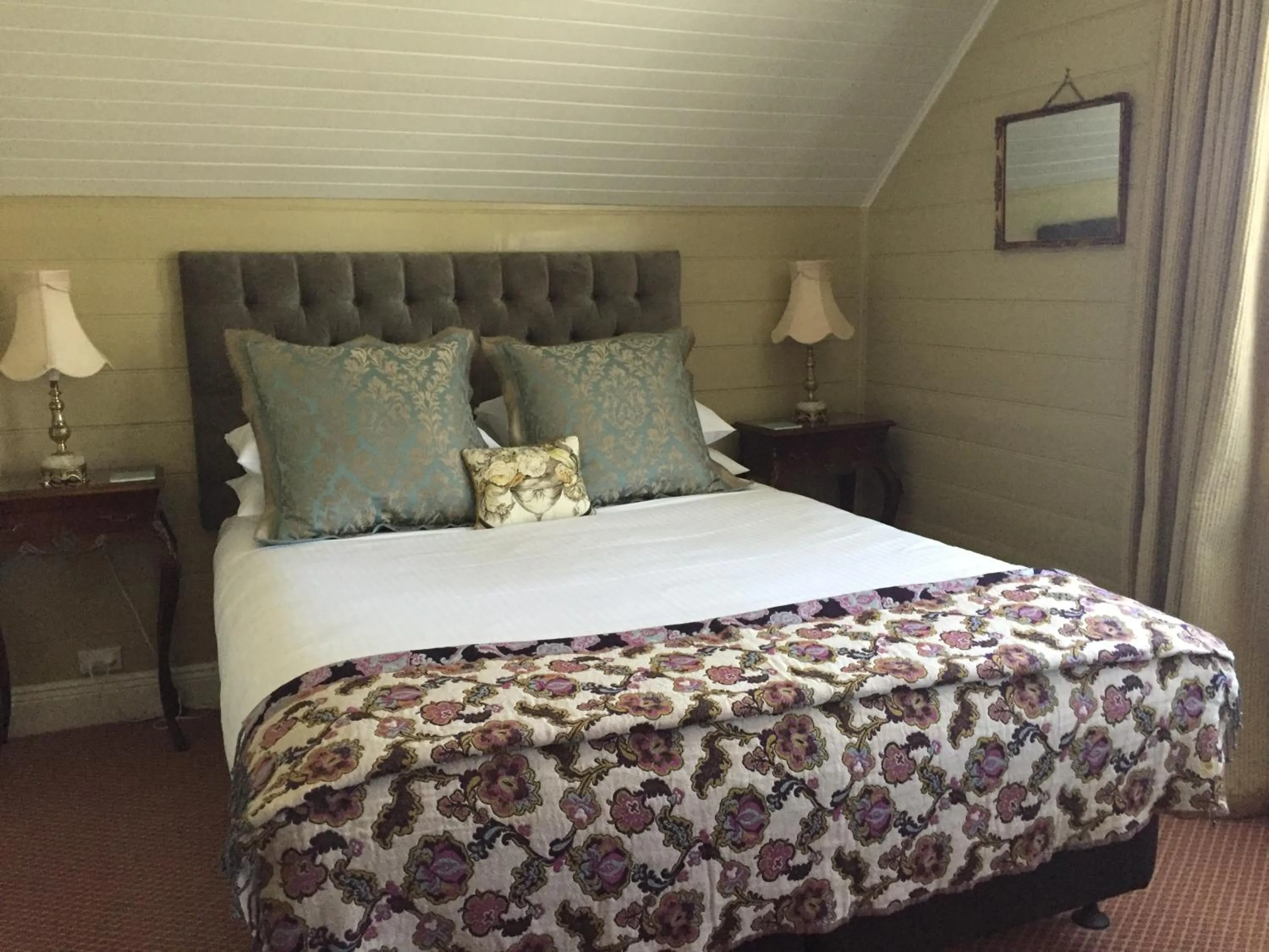Photo of the whole room, Bed in Kurrara Historic Guest House