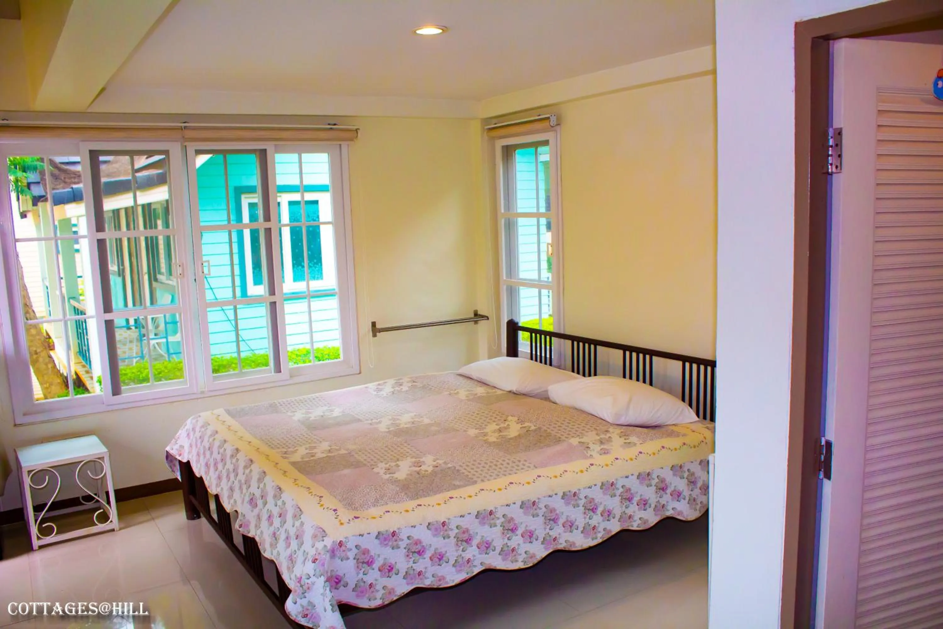 Bed in Cottages @ Hill Resort