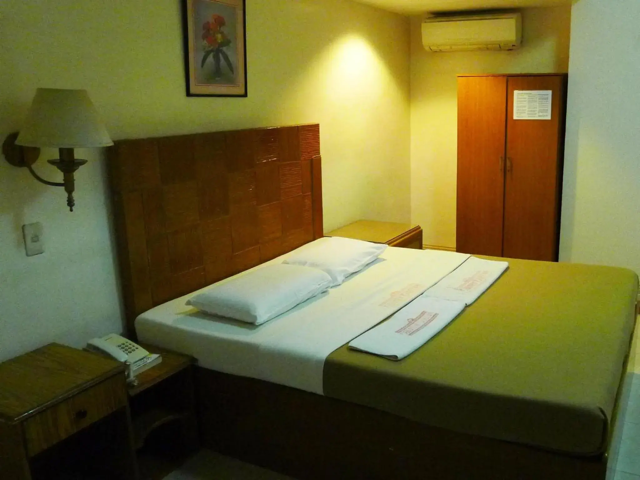 Standard Double Room in Cebuview Tourist Inn Standard Double Room in Cebuview Tourist Inn