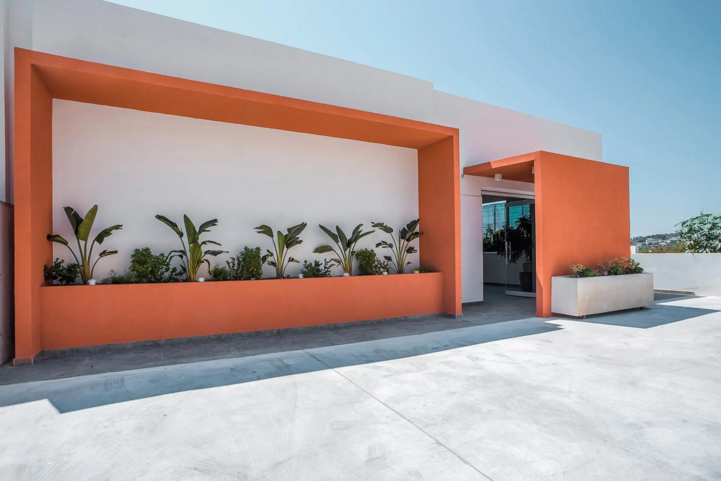 Facade/entrance in Mazoren Art Hotel