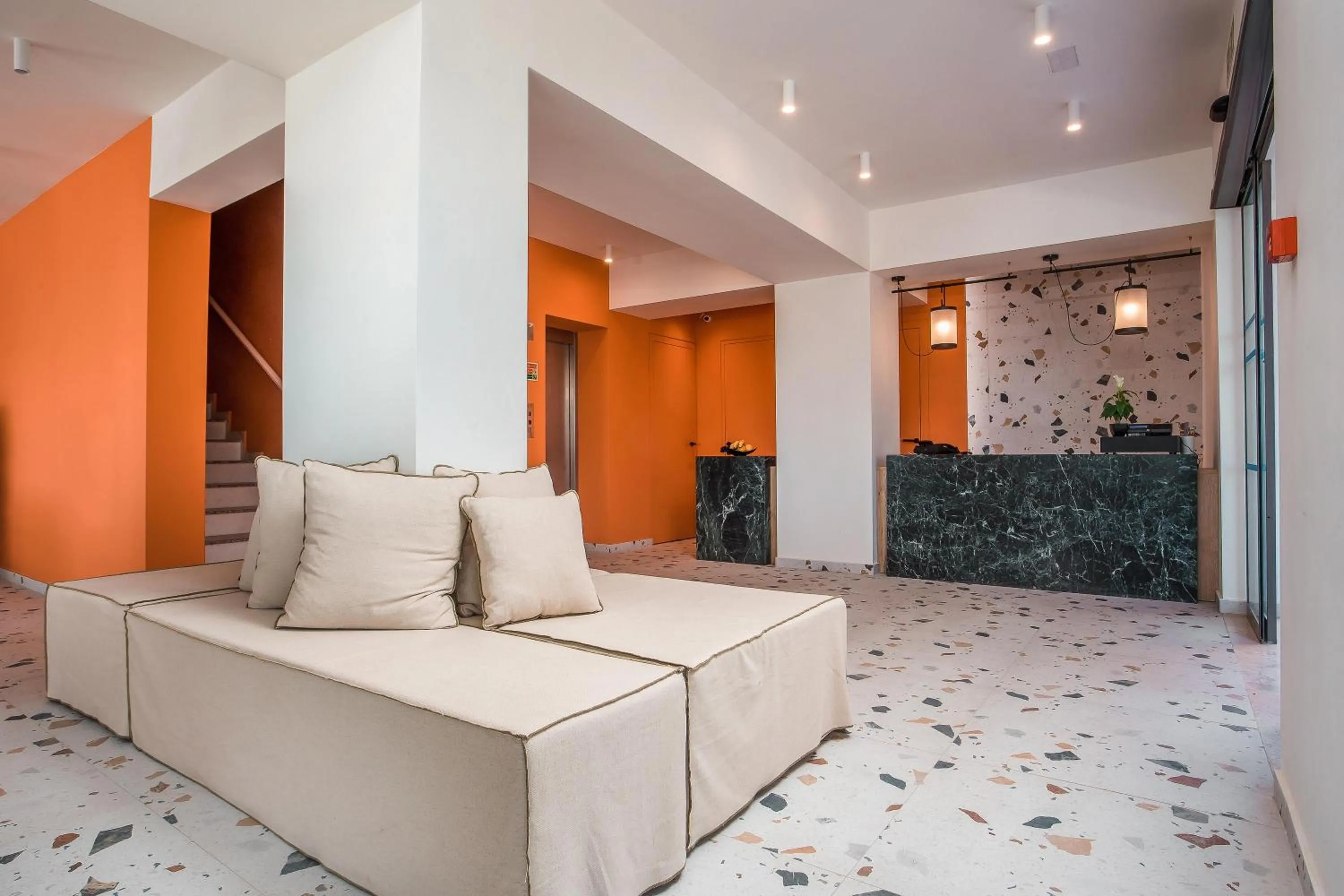 Facade/entrance in Mazoren Art Hotel