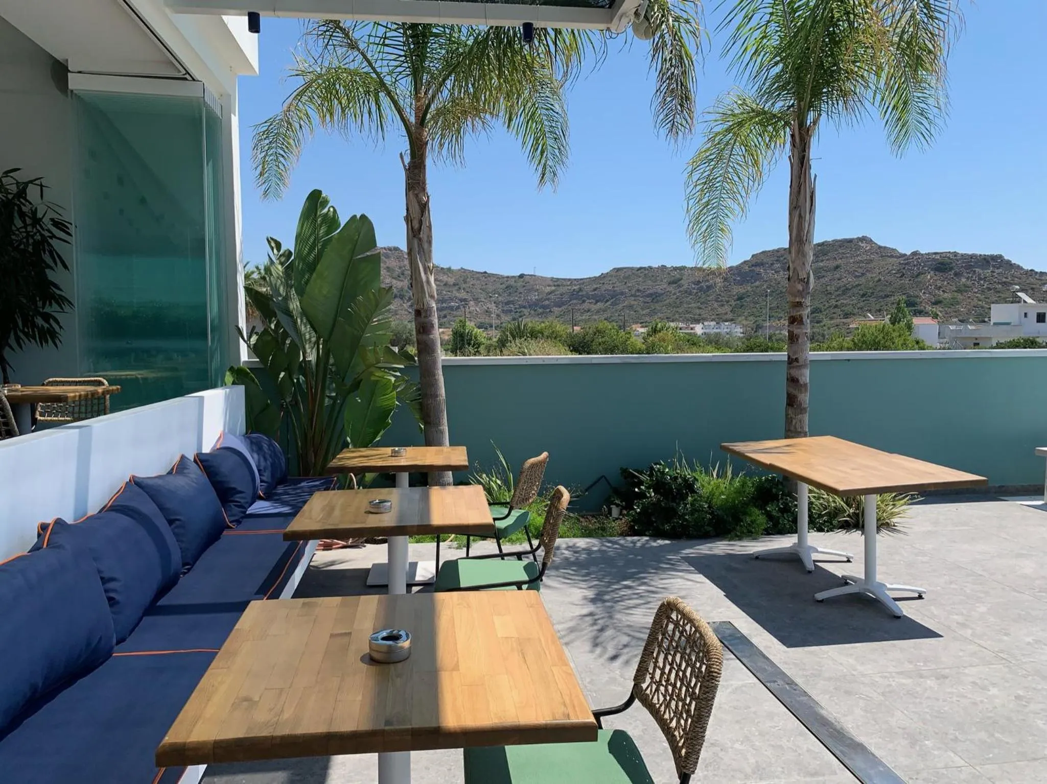 Lounge or bar in Mazoren Art Hotel