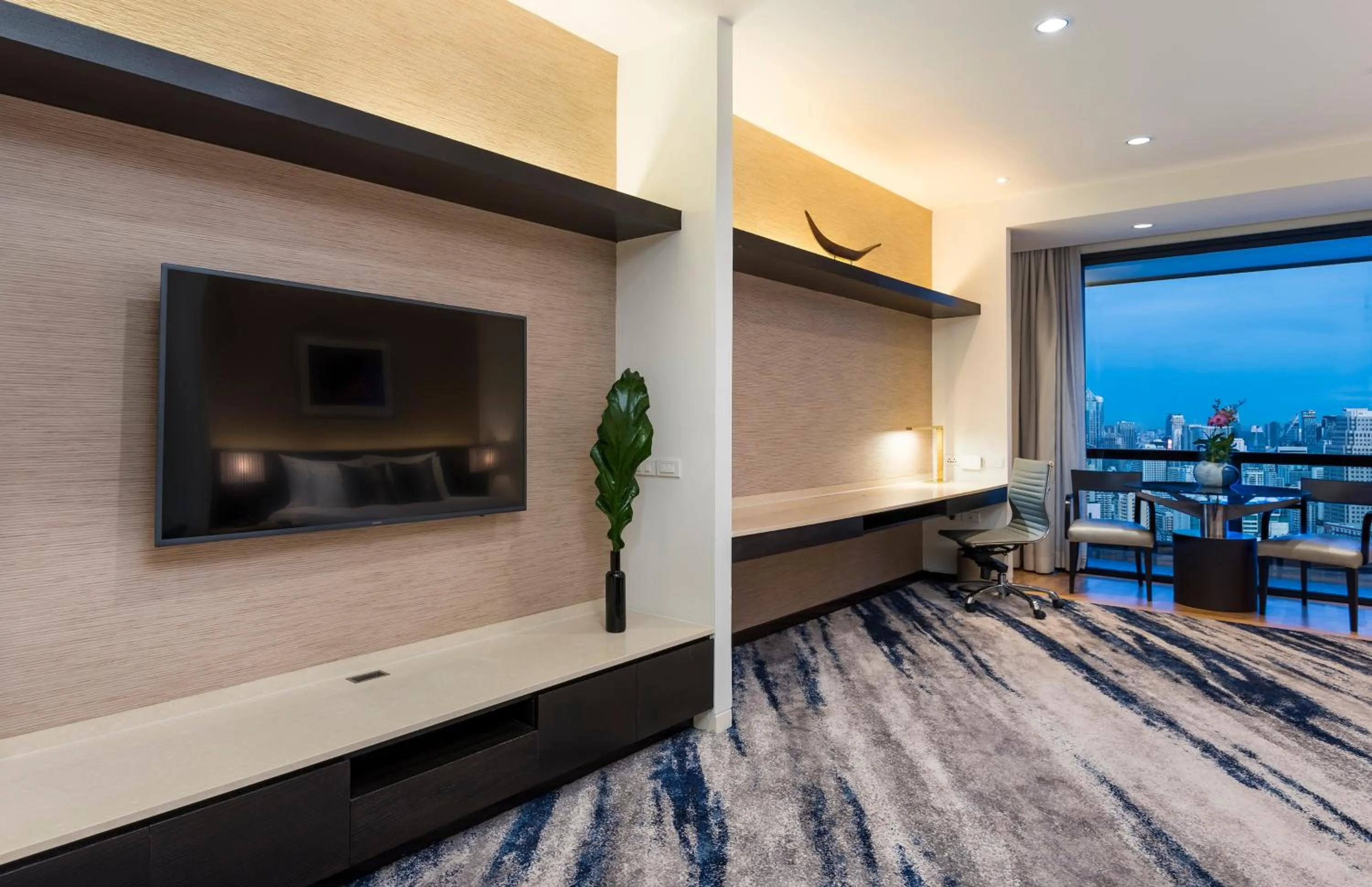 Living room in Emporium Suites by Chatrium