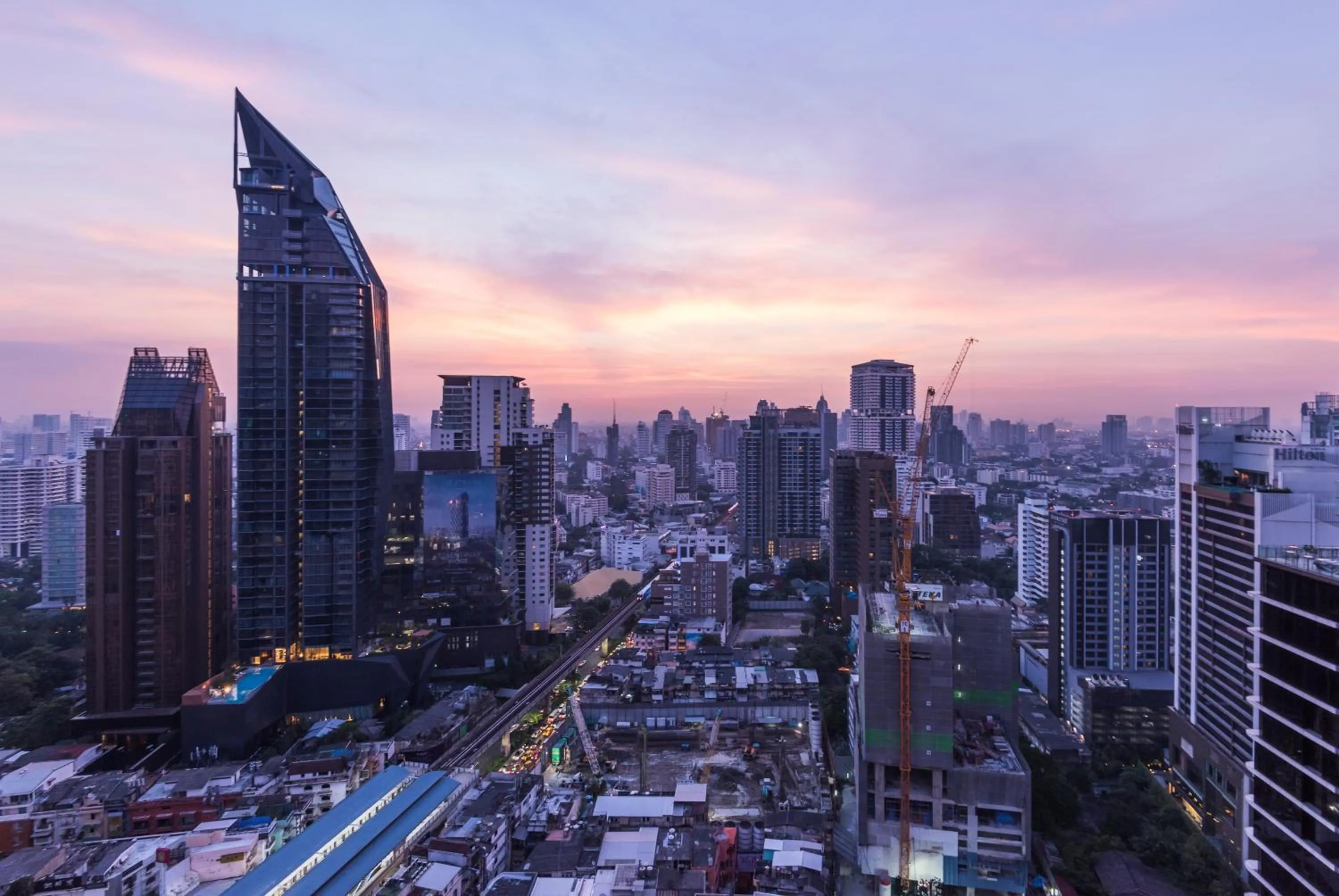 City view in Emporium Suites by Chatrium