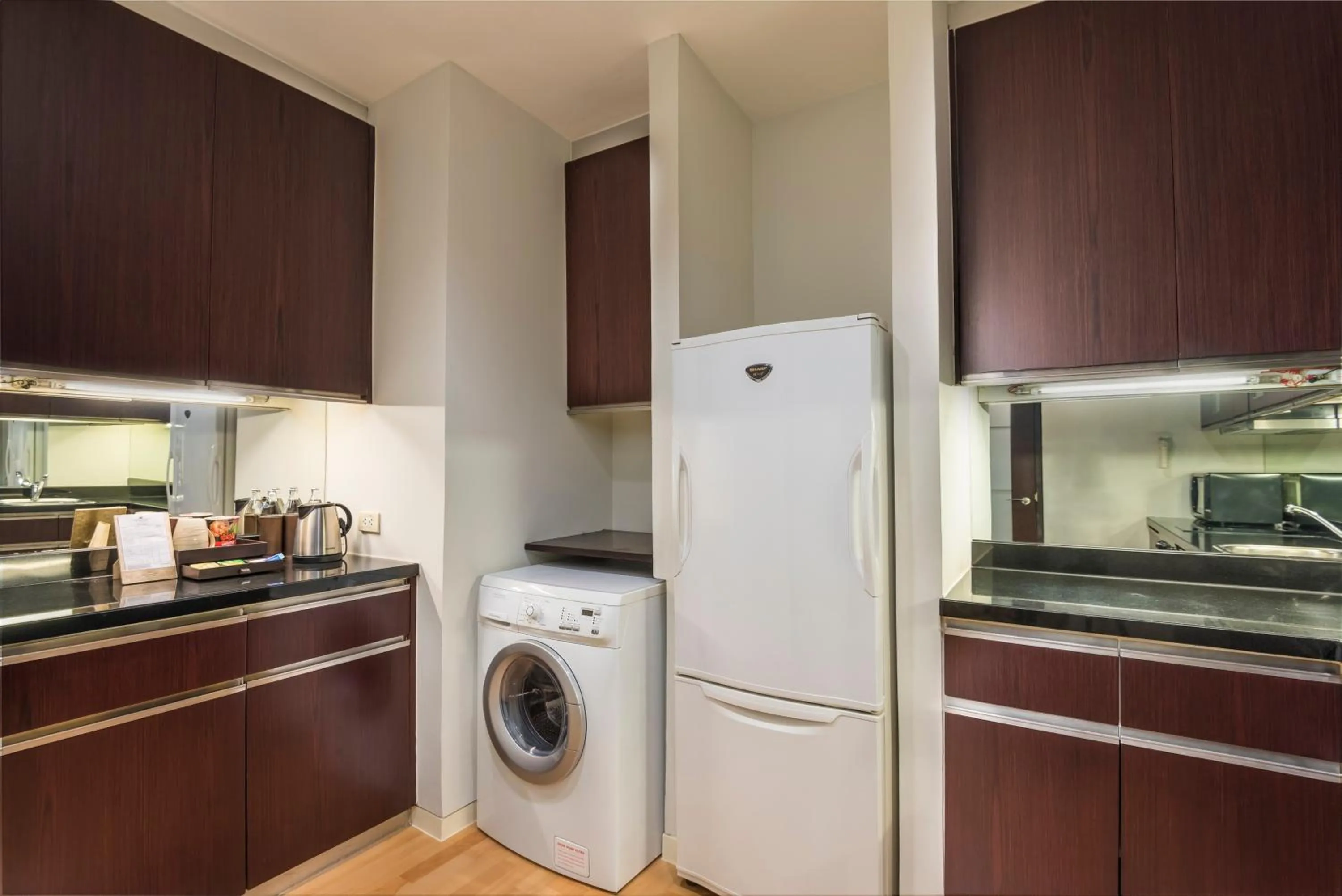 Kitchen or kitchenette in Emporium Suites by Chatrium