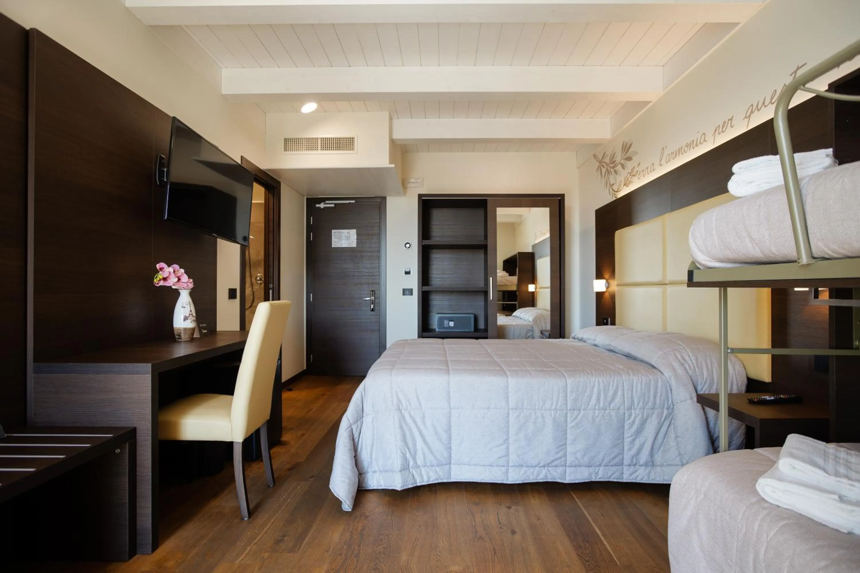 Bed in Hotel Ristorante Da Tonino