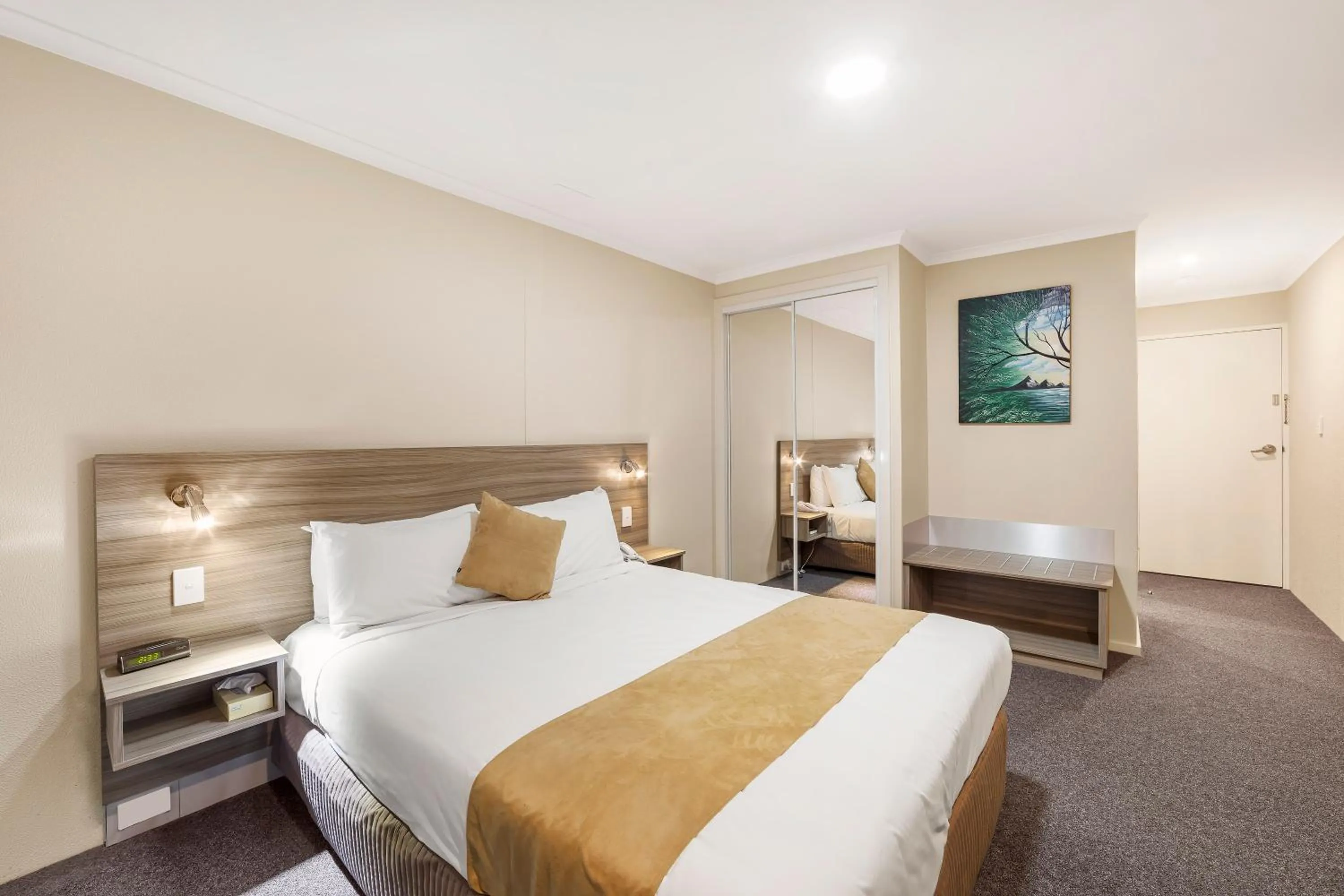 Bedroom, Bed in Ciloms Airport Lodge Melbourne Airport