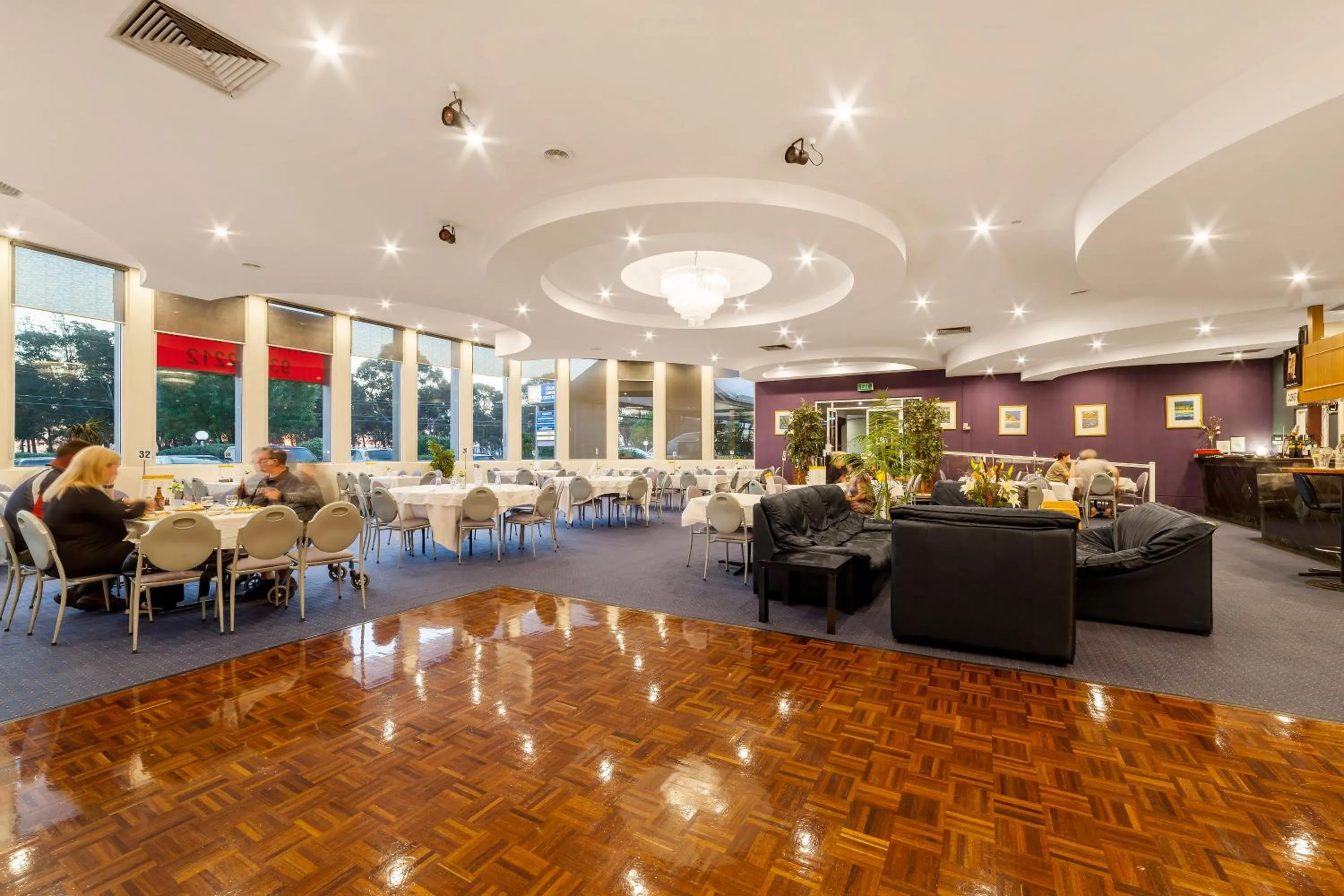 Restaurant/places to eat in Ciloms Airport Lodge Melbourne Airport