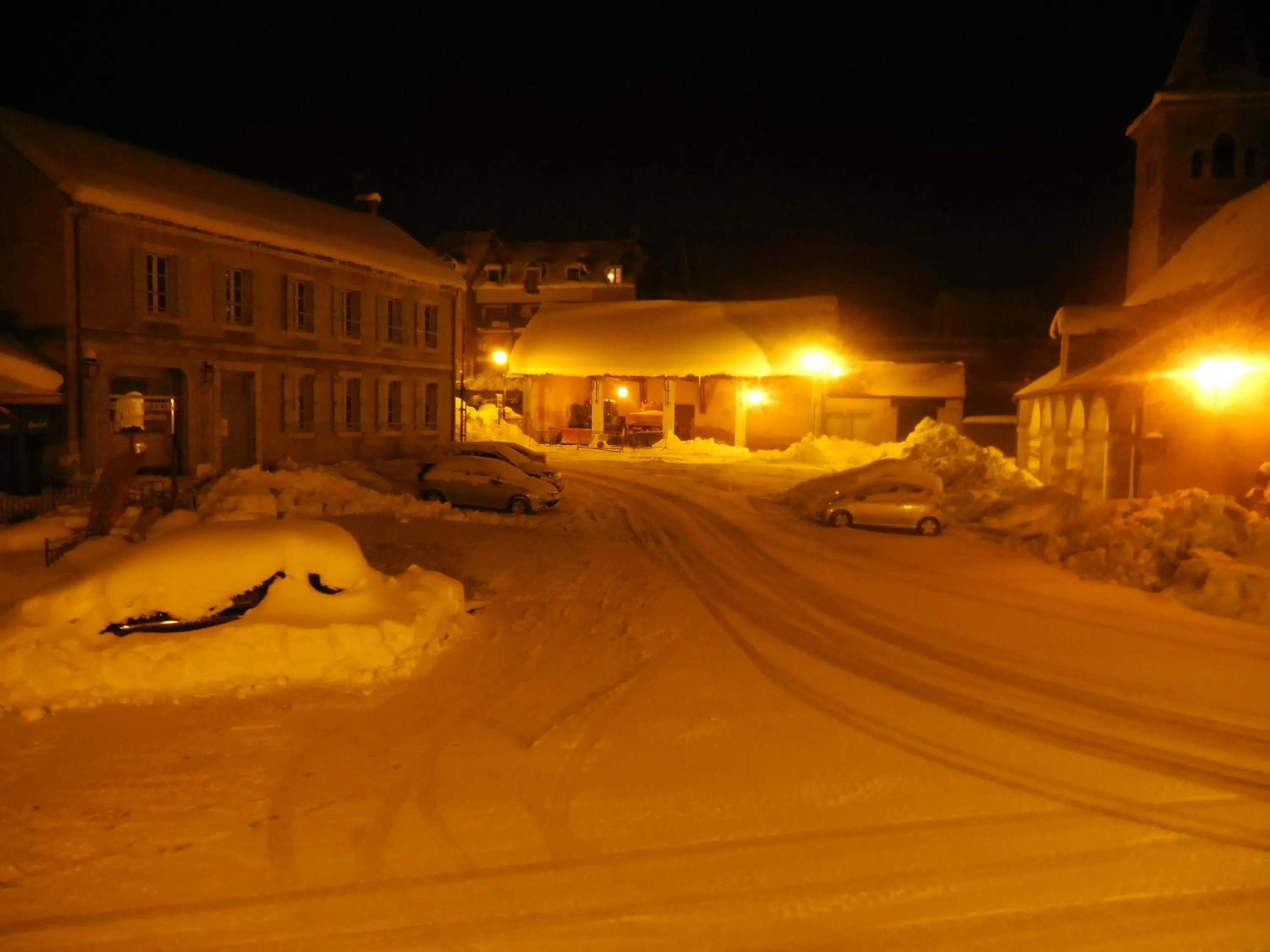 Facade/entrance in Hôtel les Deux Cols
