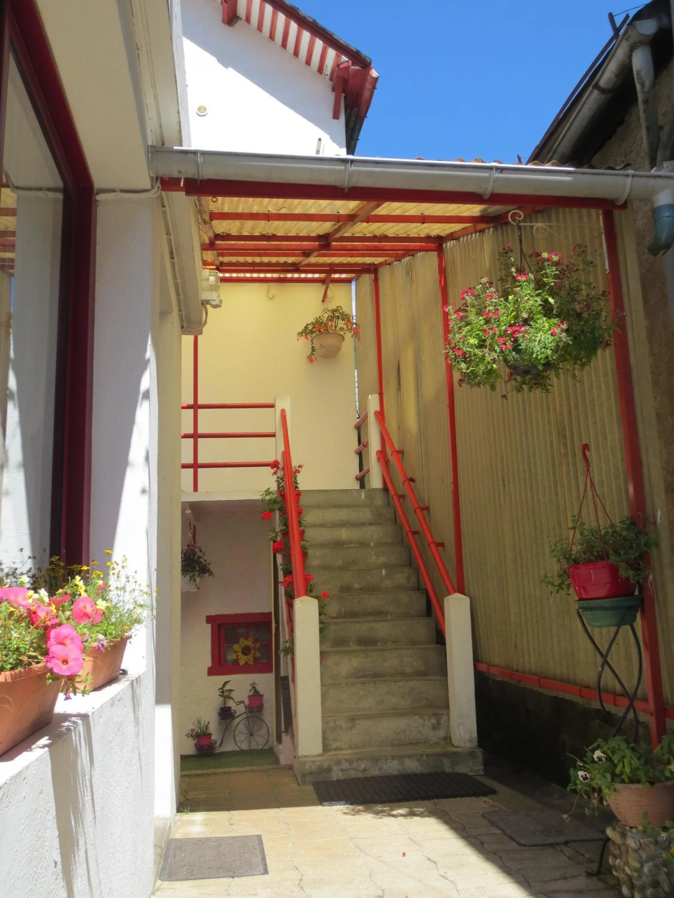 Summer in Hôtel les Deux Cols