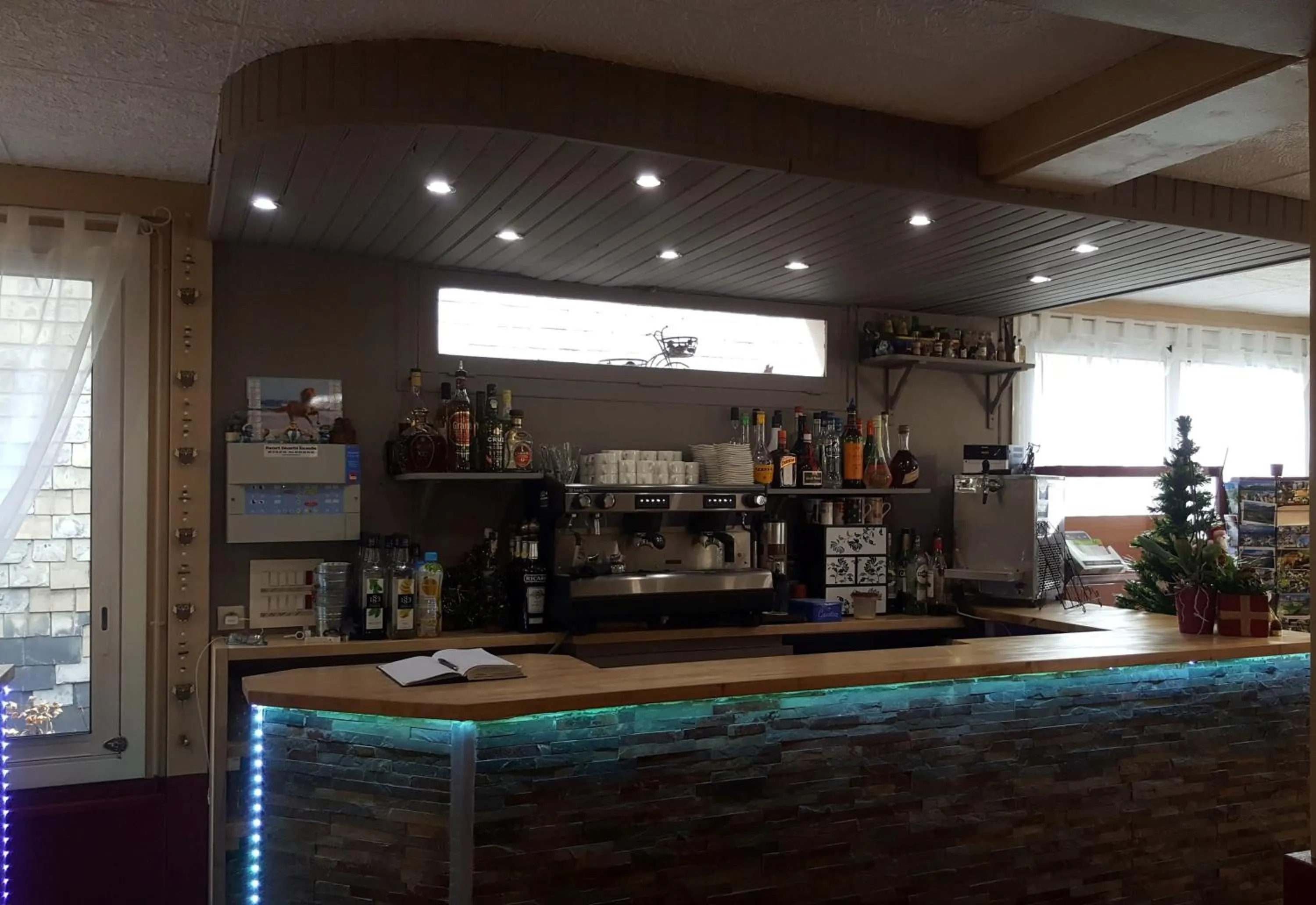 Alcoholic drinks in Hôtel les Deux Cols