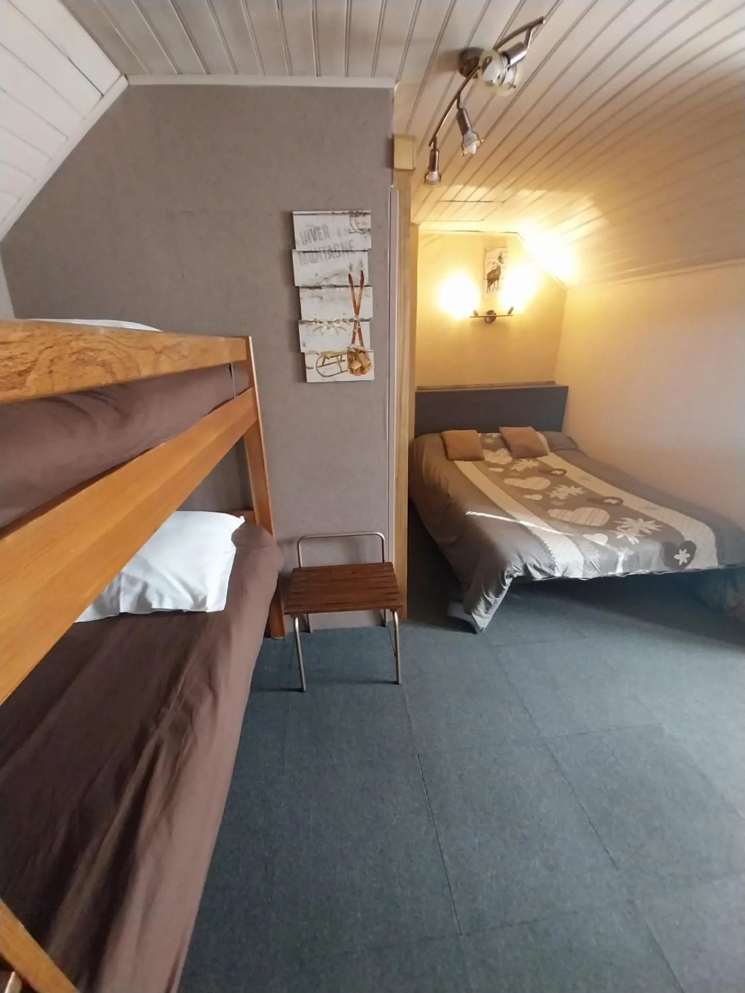 Bed in Hôtel les Deux Cols