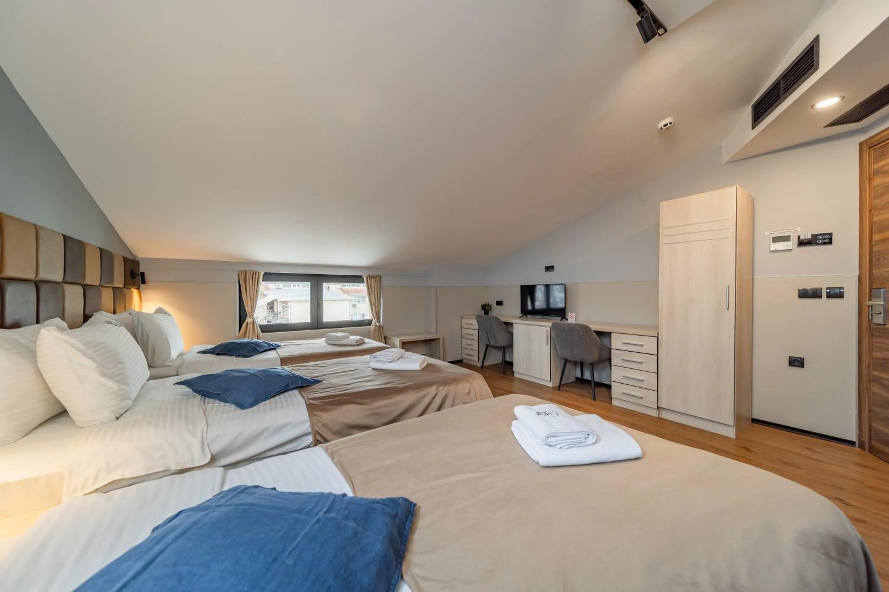 Bed in Hotel Garni VIZURA Sport