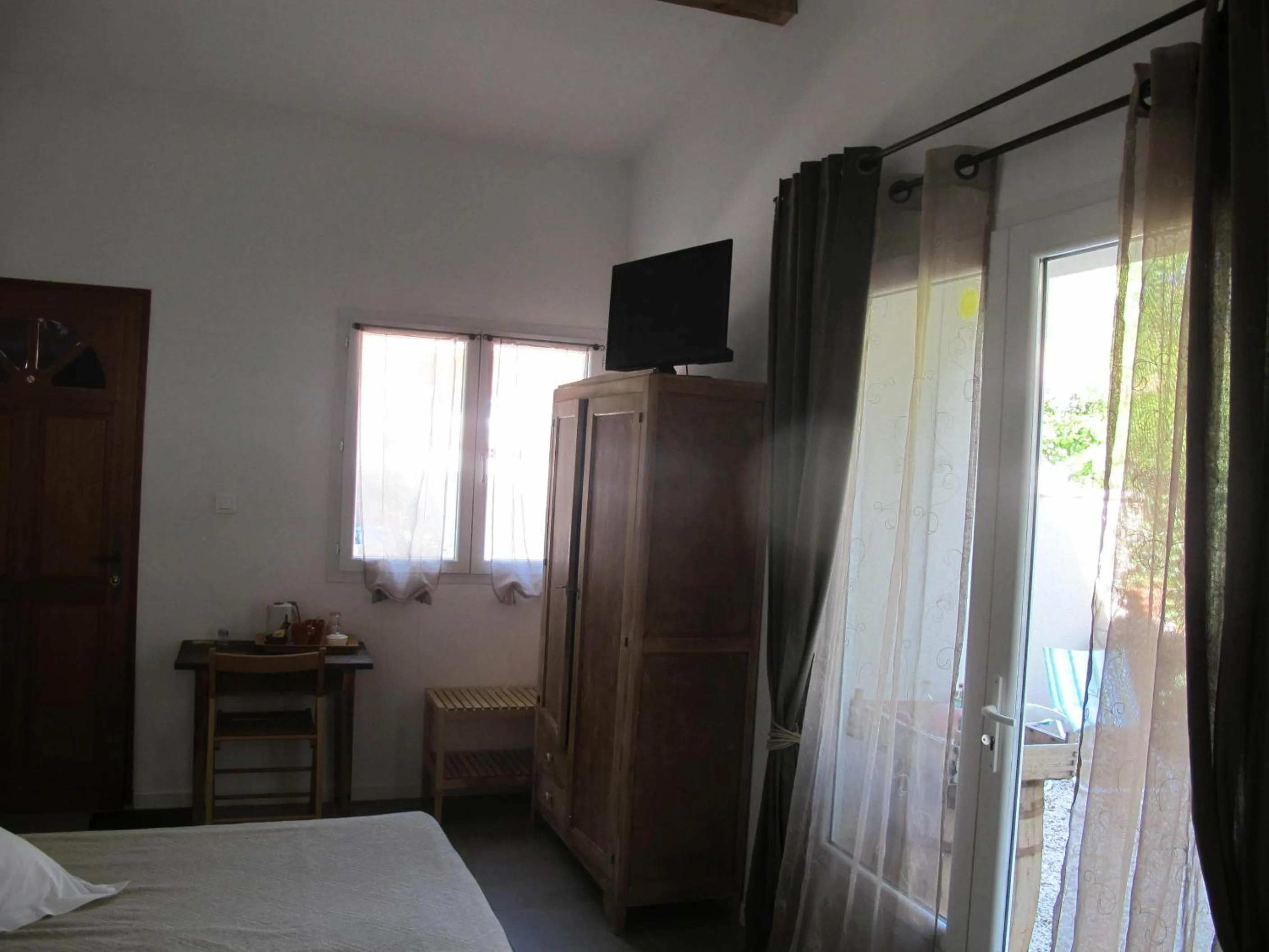 Bedroom, Bed in Lou Cardalines