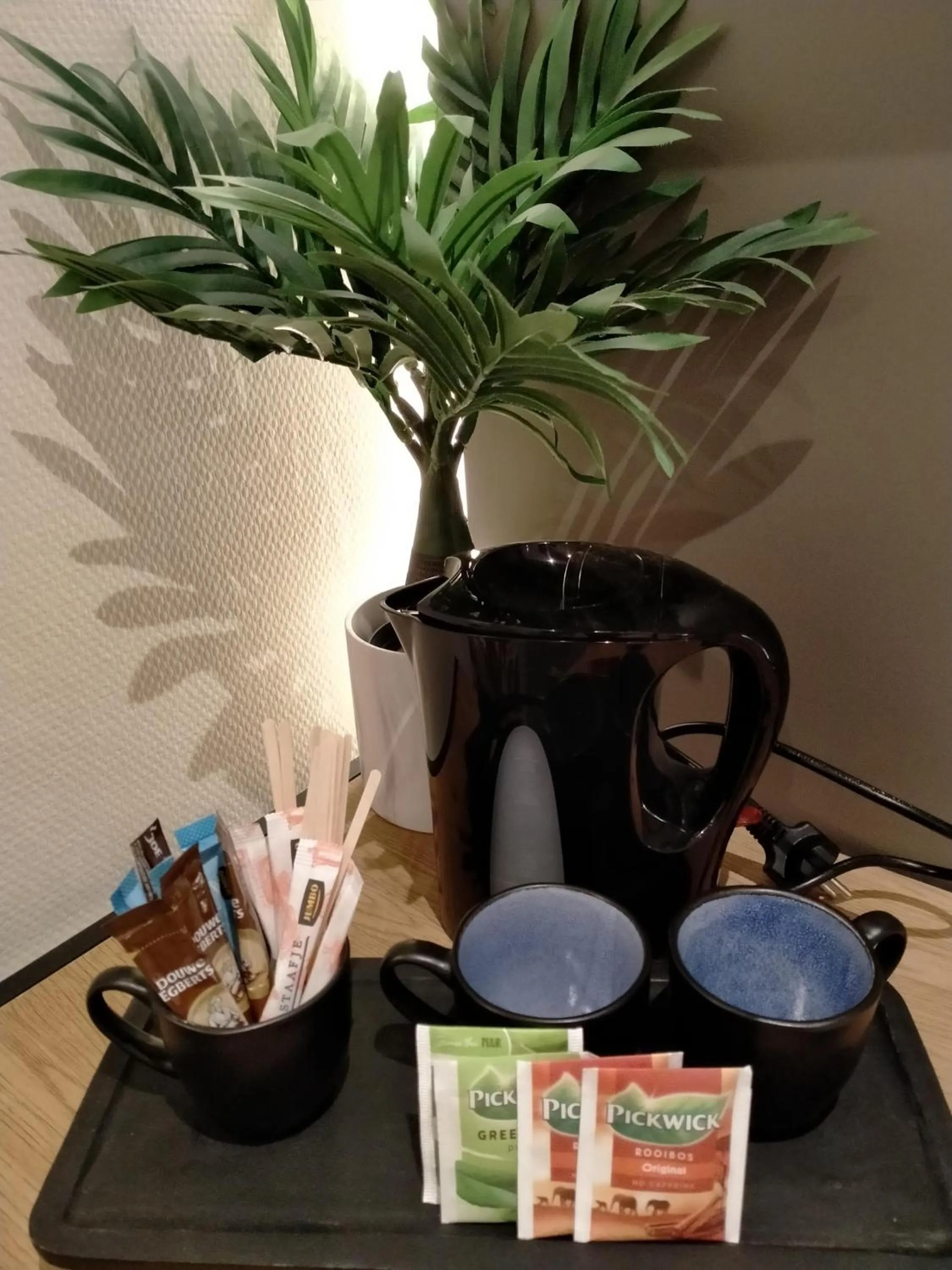 Coffee/tea facilities in Bed & Coffee Inn d'n Acht