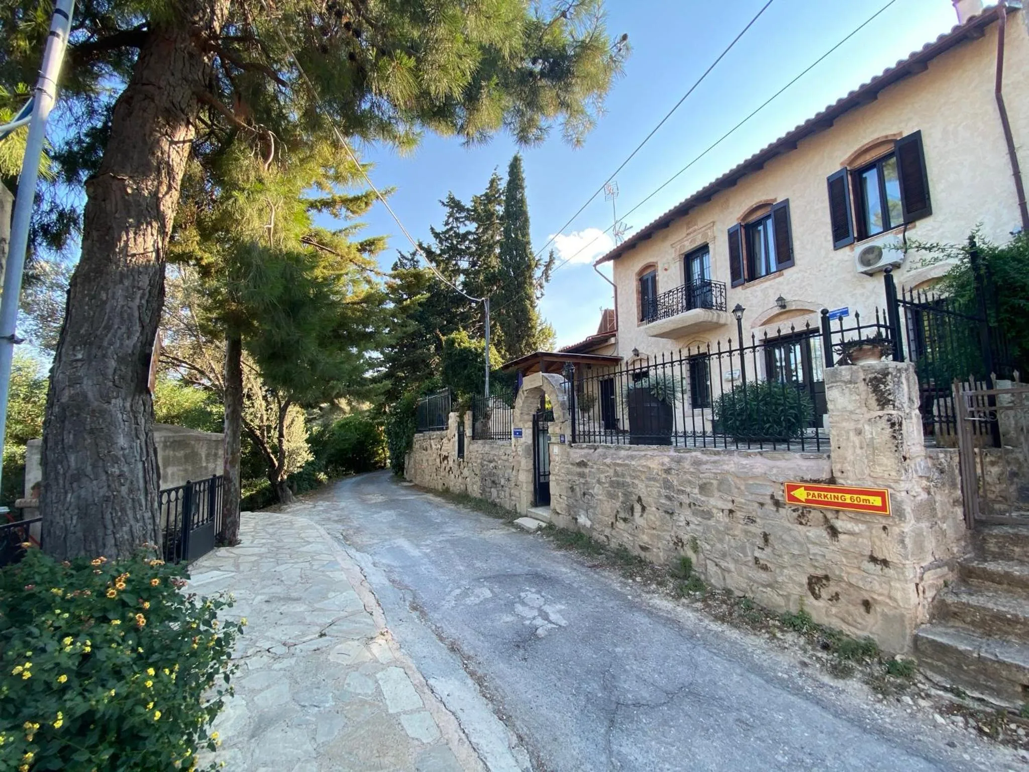 Property building in Villa Daskalogianni