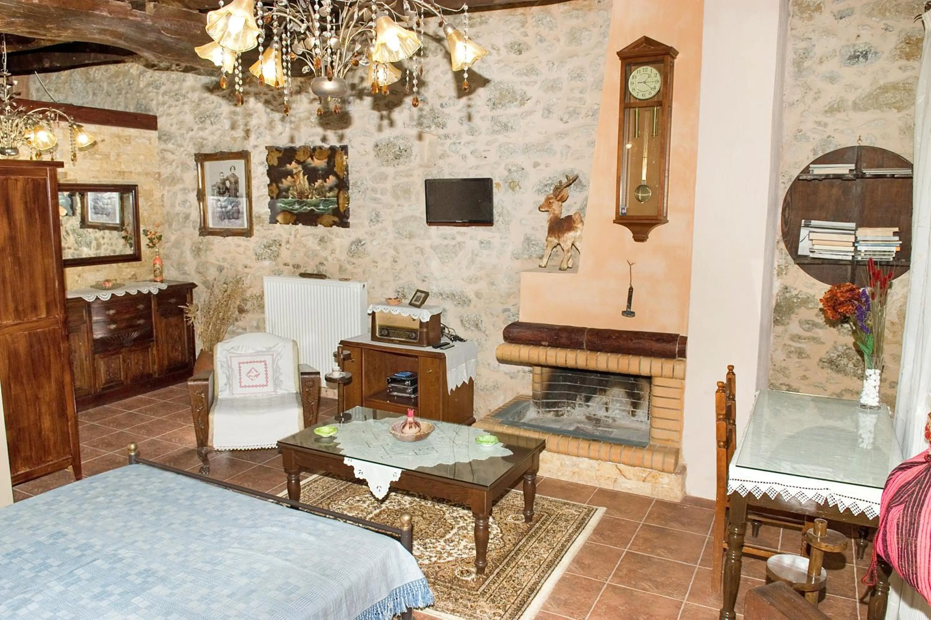 Bedroom, Bed in Villa Daskalogianni