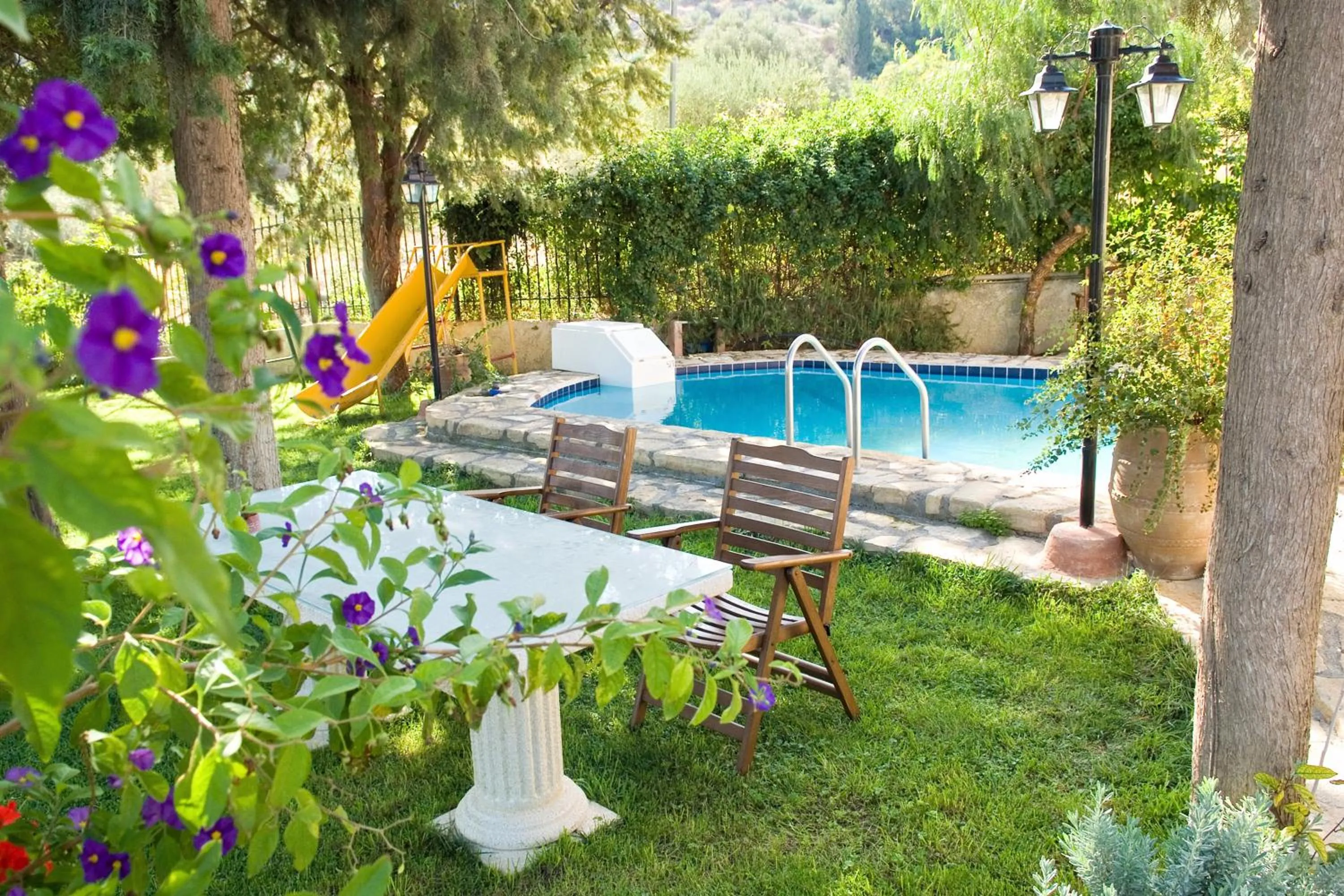 Garden in Villa Daskalogianni