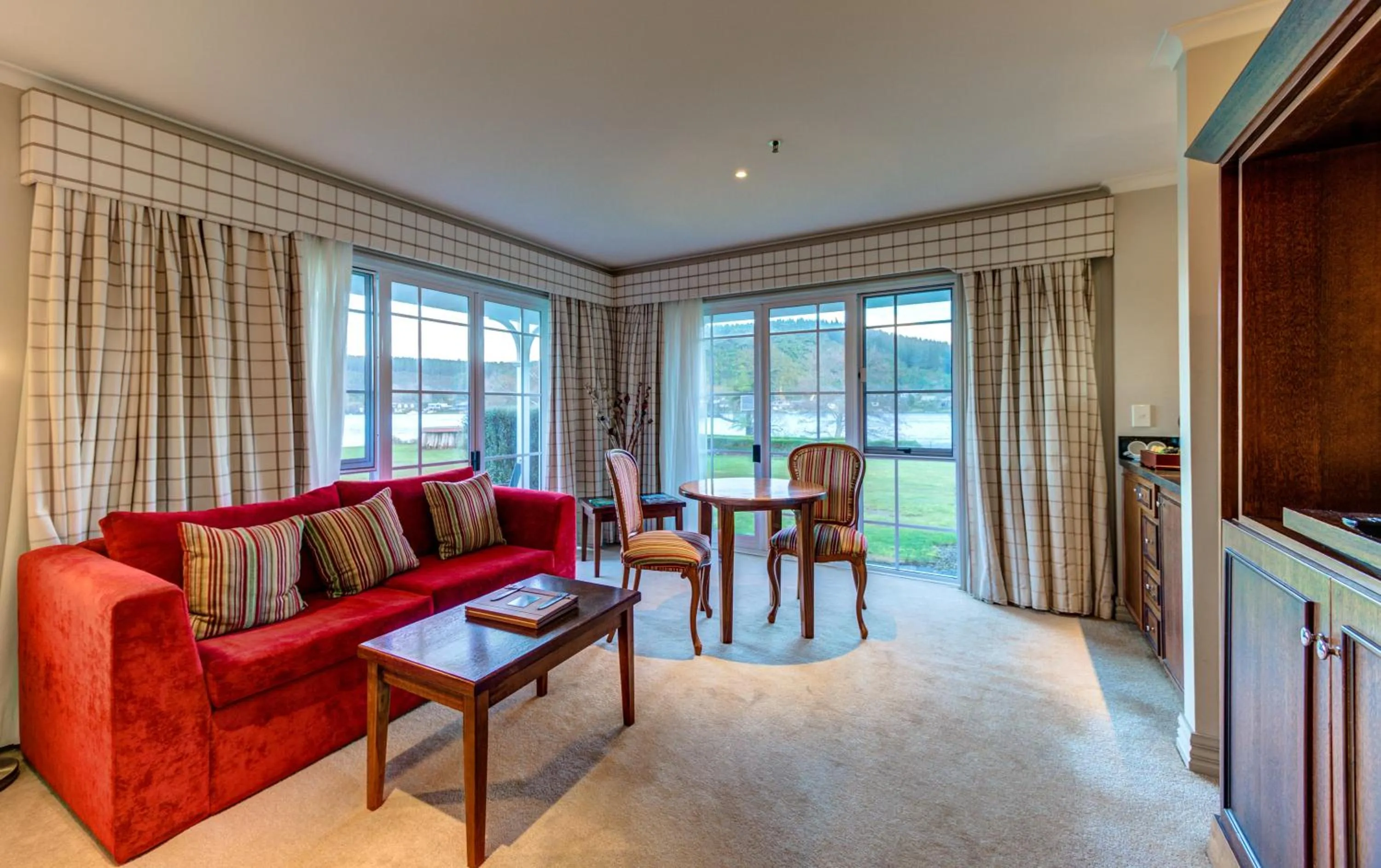 Living room in VR Rotorua Lake Resort