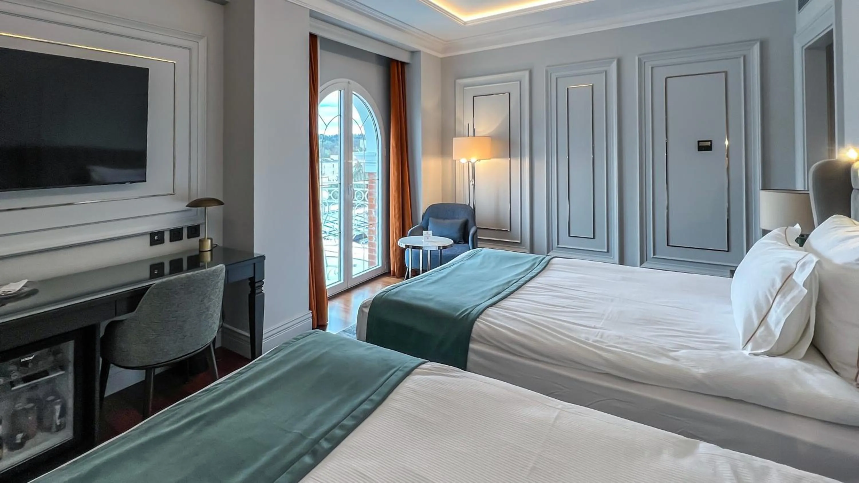 Bed in Xheko Imperial Luxury Hotel & SPA