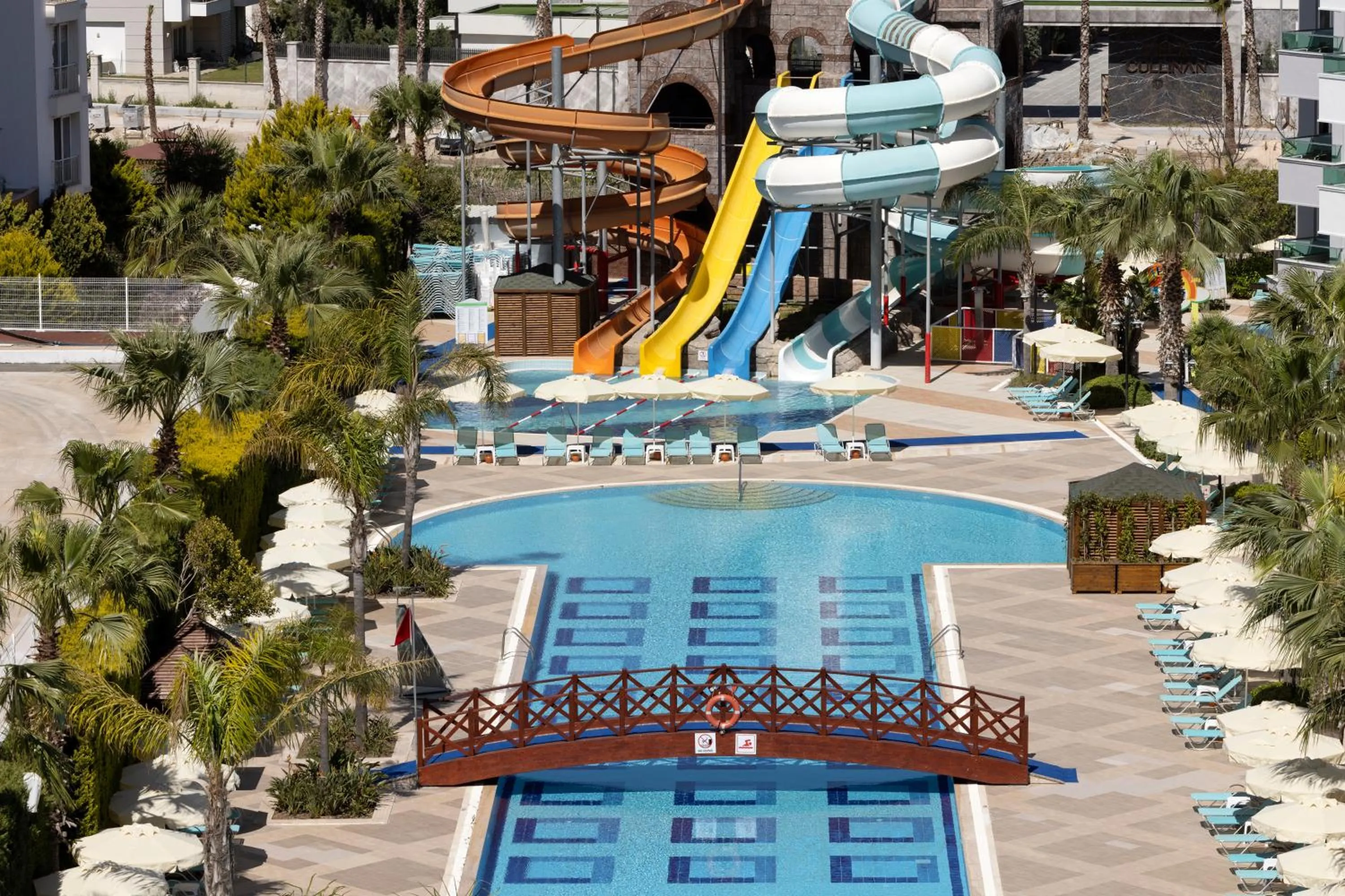 Swimming pool in Wyndham Garden Lara