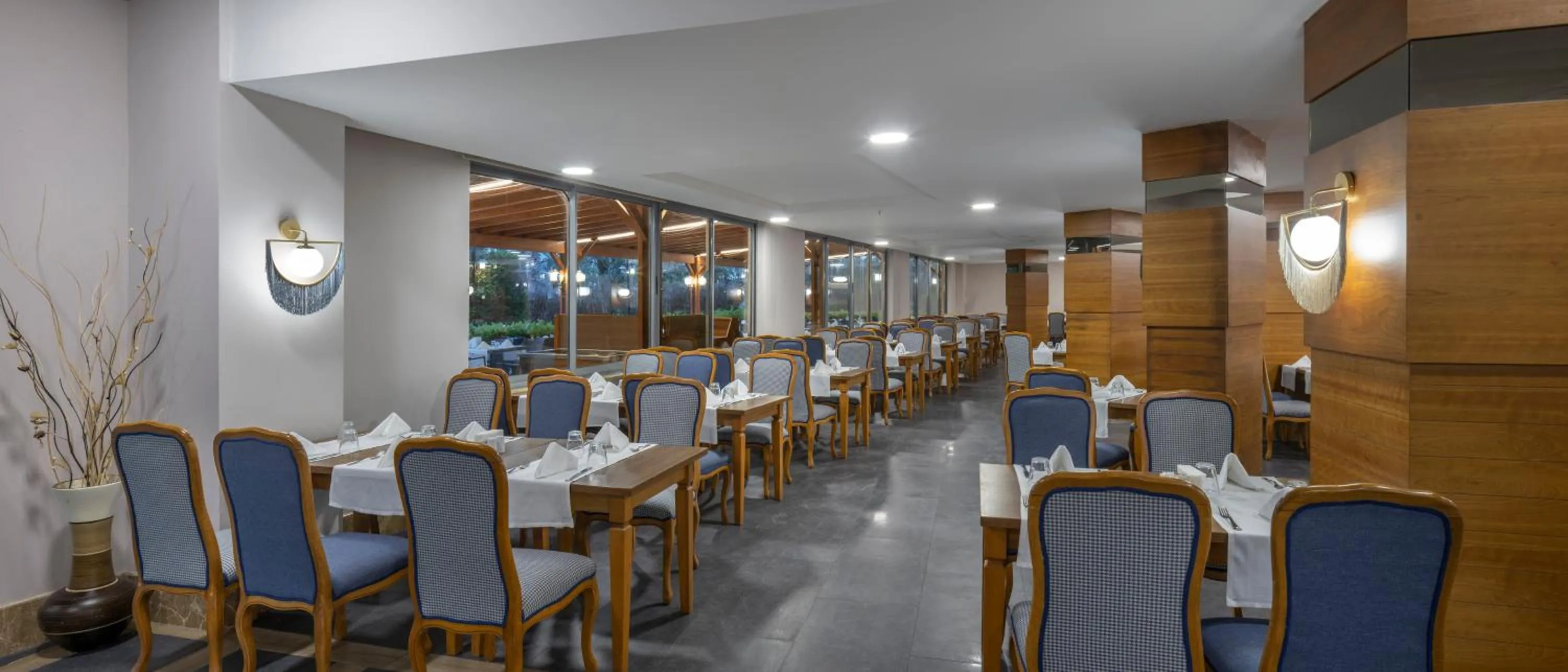 Lunch in Wyndham Garden Lara