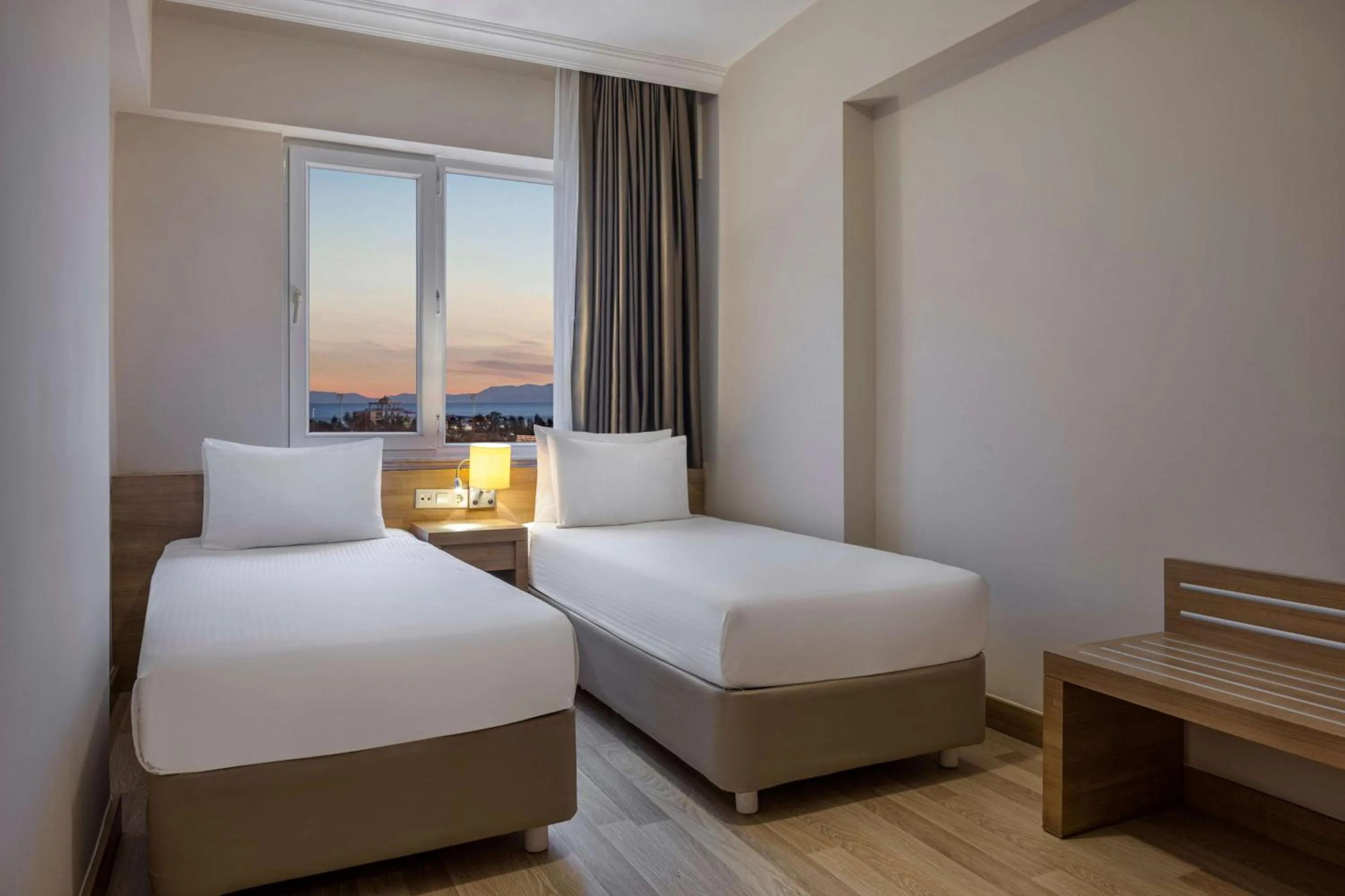 Bedroom, Bed in Wyndham Garden Lara