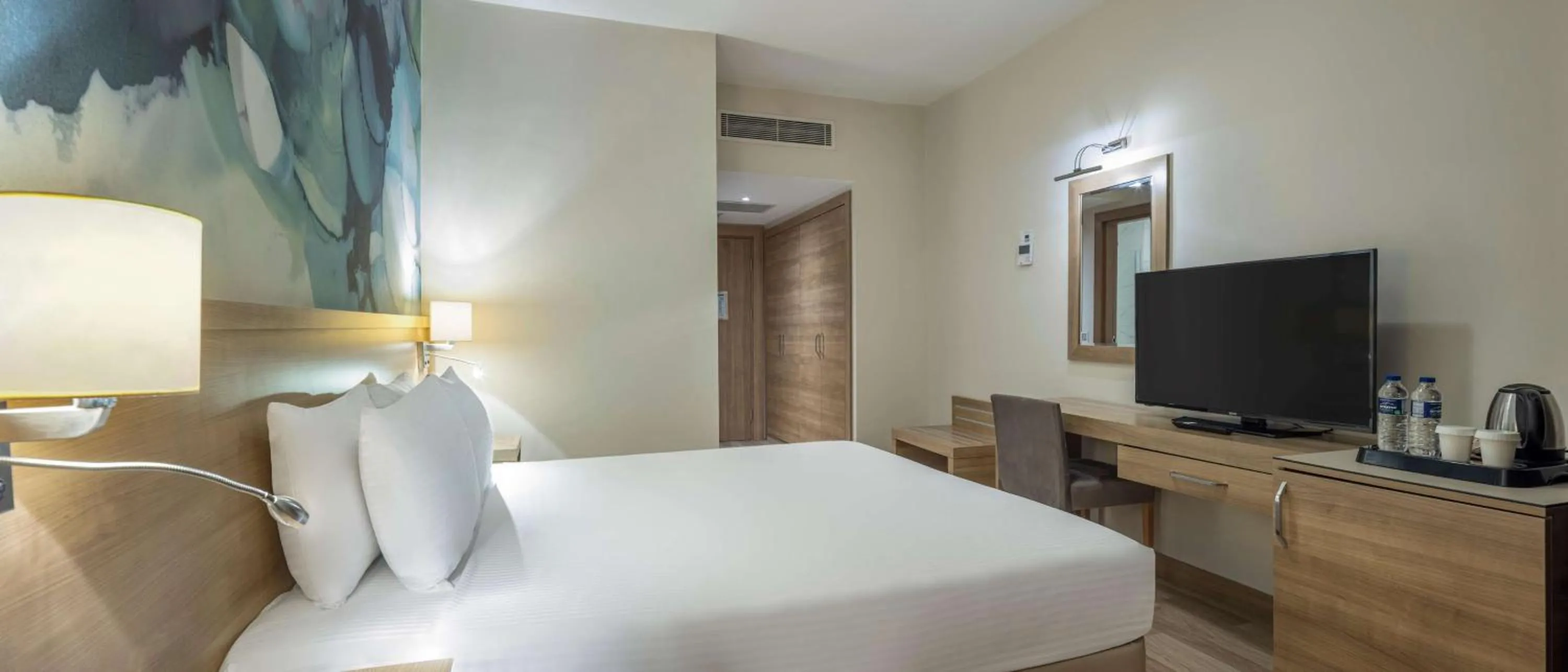 Bedroom, Bed in Wyndham Garden Lara