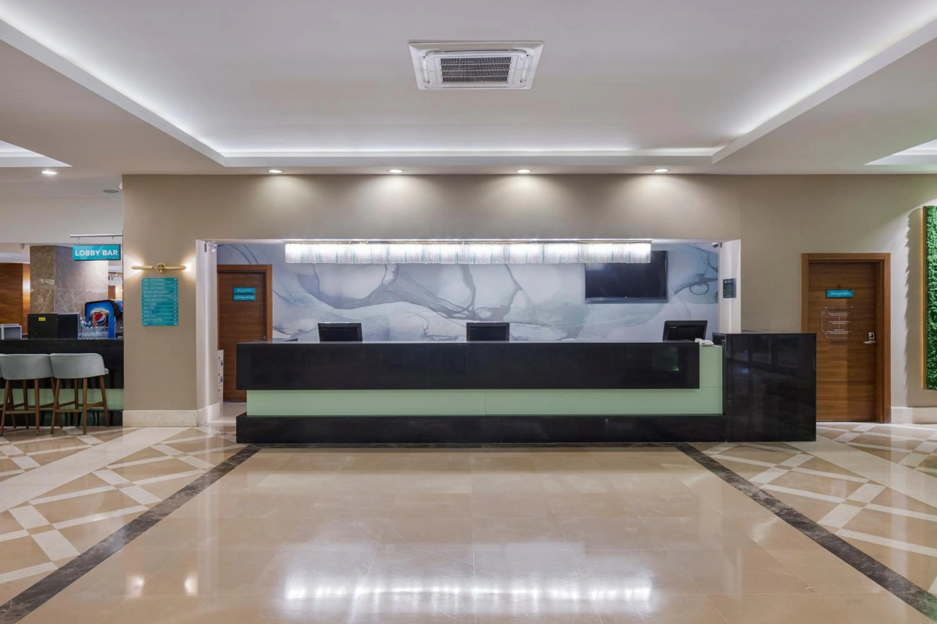 Lobby or reception in Wyndham Garden Lara