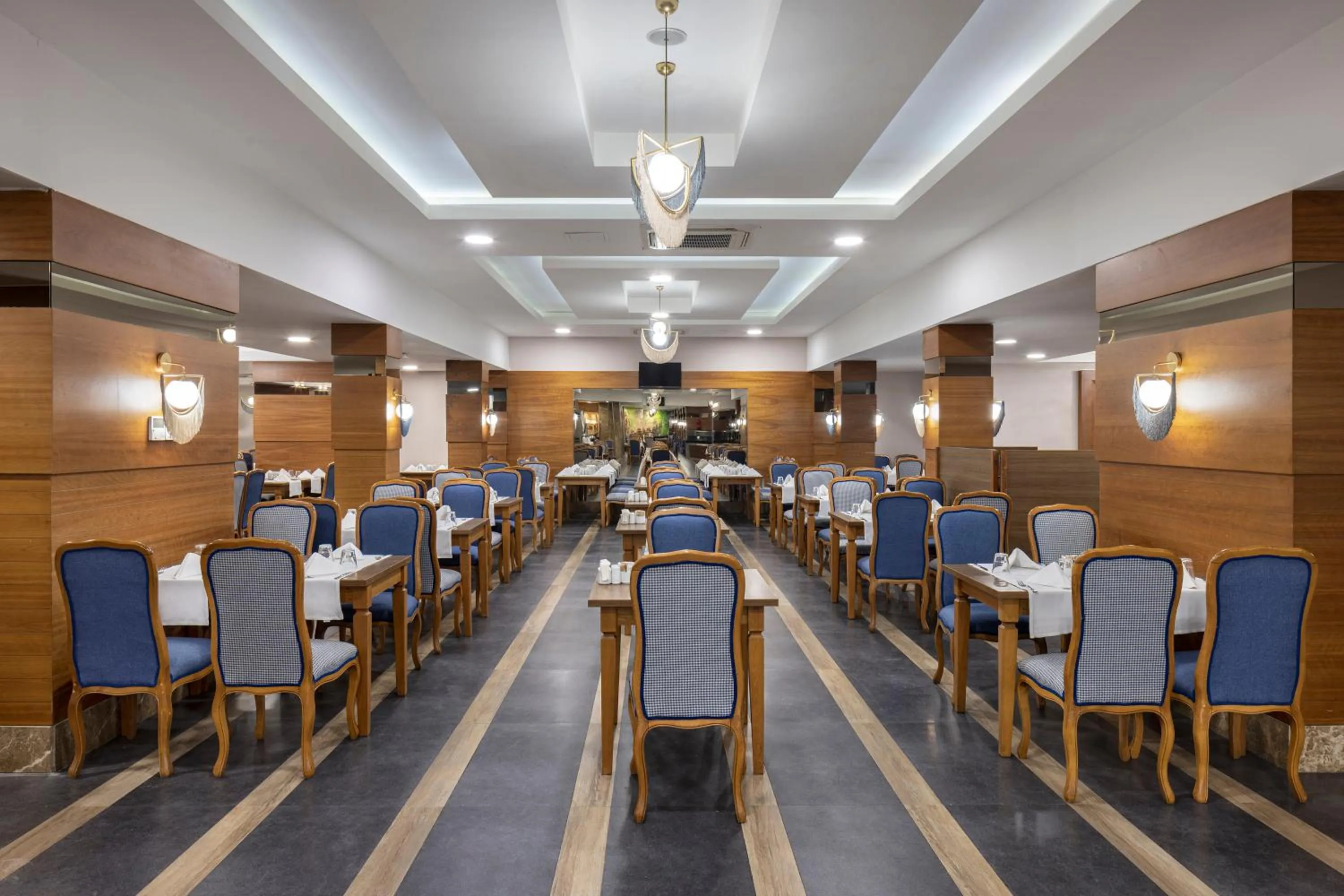 Dinner in Wyndham Garden Lara