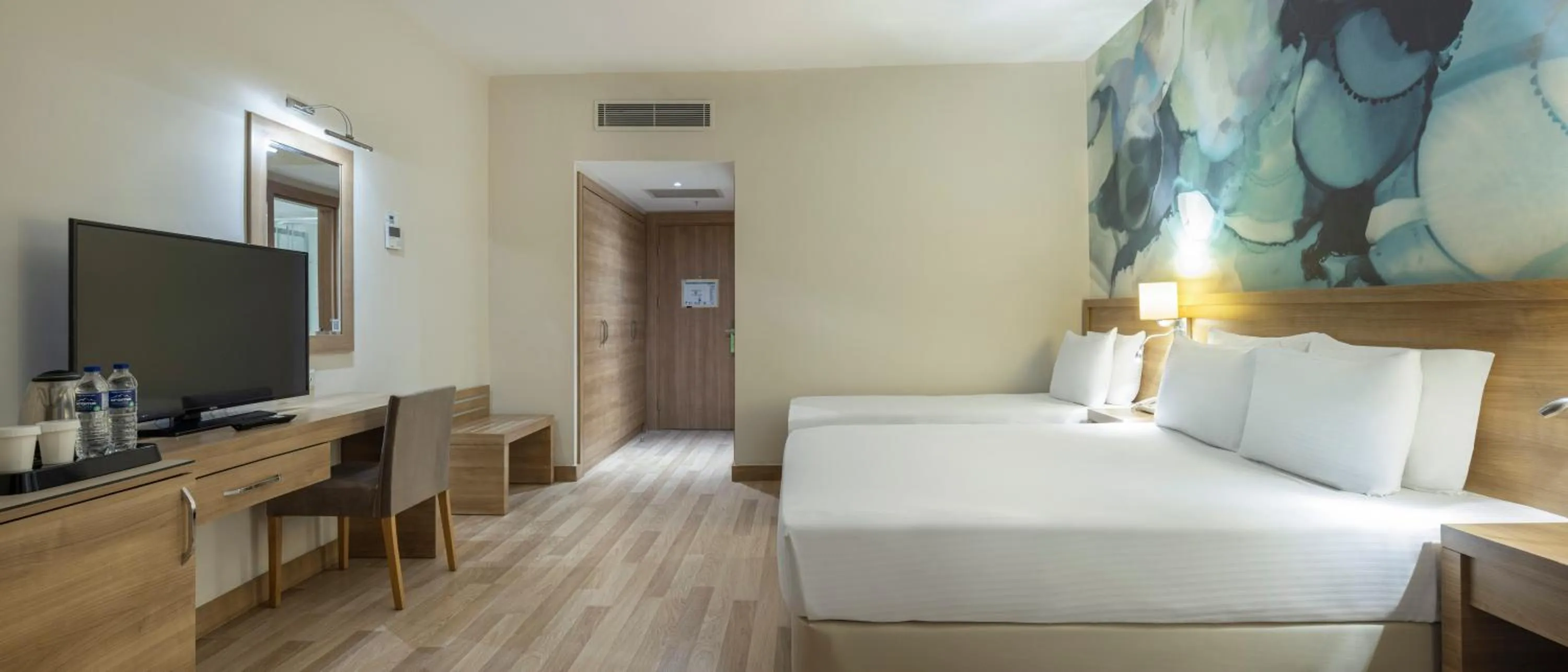 Massage, Bed in Wyndham Garden Lara