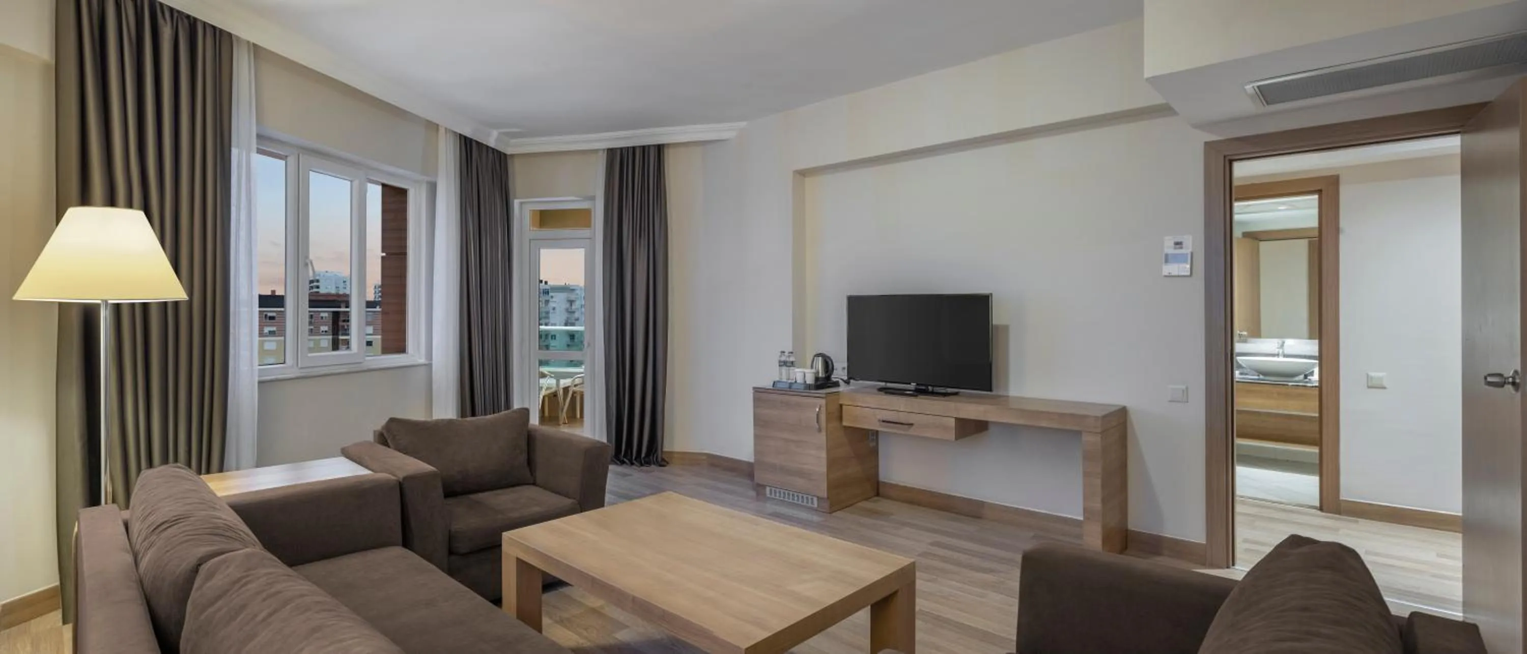 Seating area in Wyndham Garden Lara