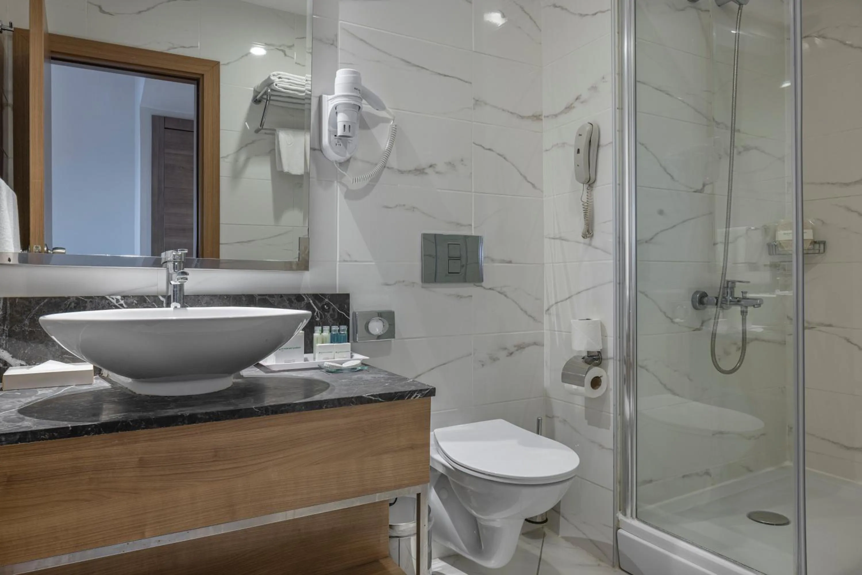 Bathroom in Wyndham Garden Lara