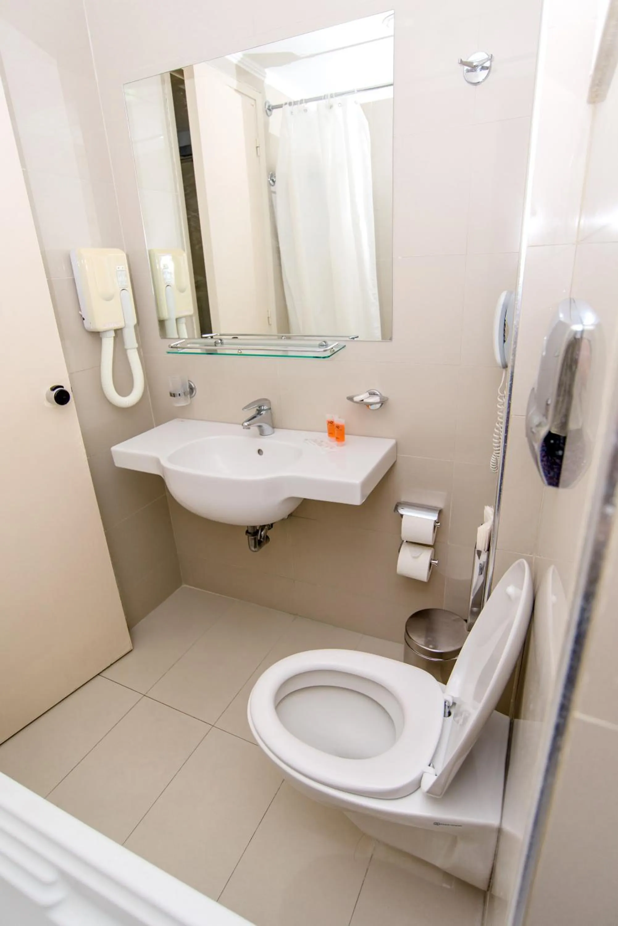 Bathroom in Hotel Riviera