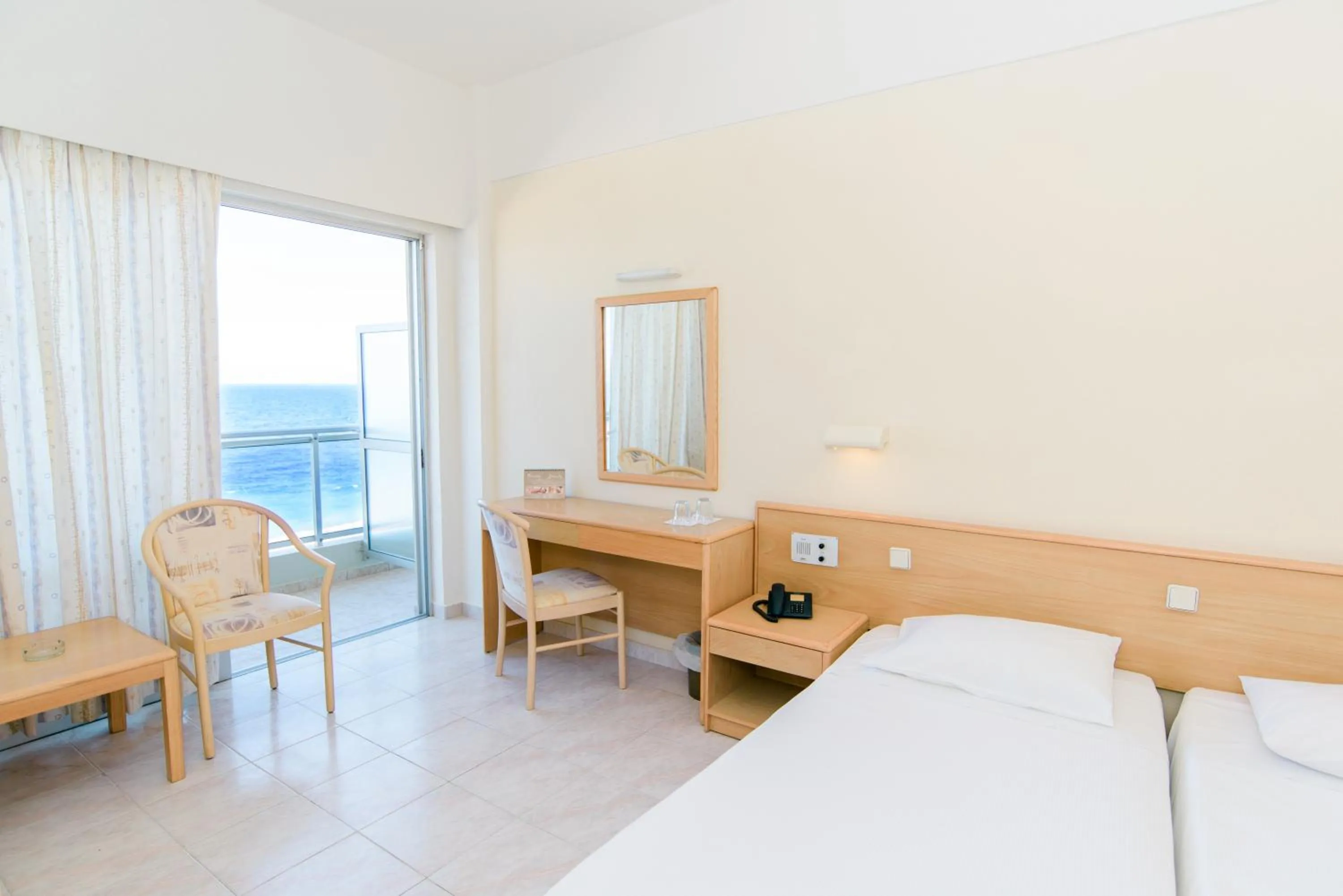 Standard Room with Side Sea View - single occupancy in Hotel Riviera