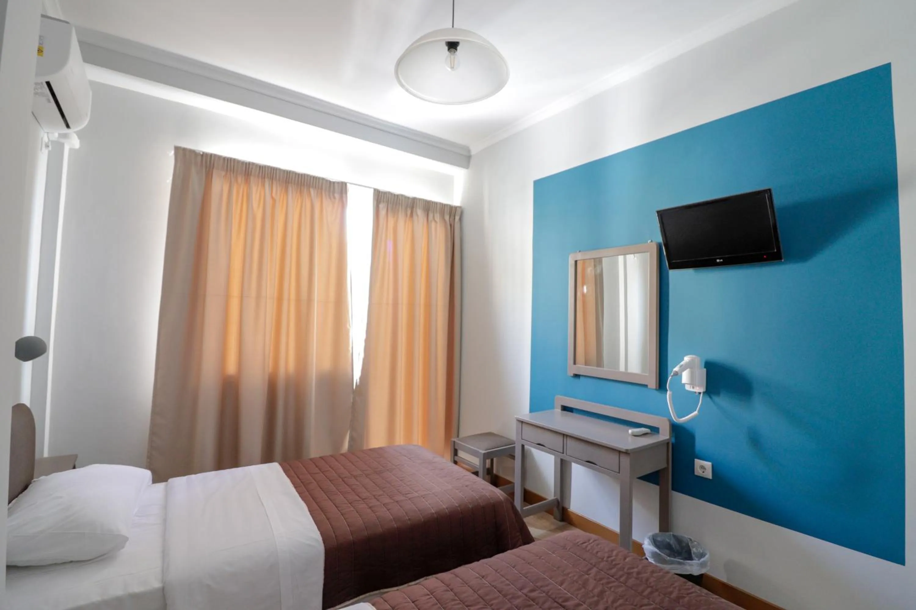 Bedroom, Bed in Athens Hawks