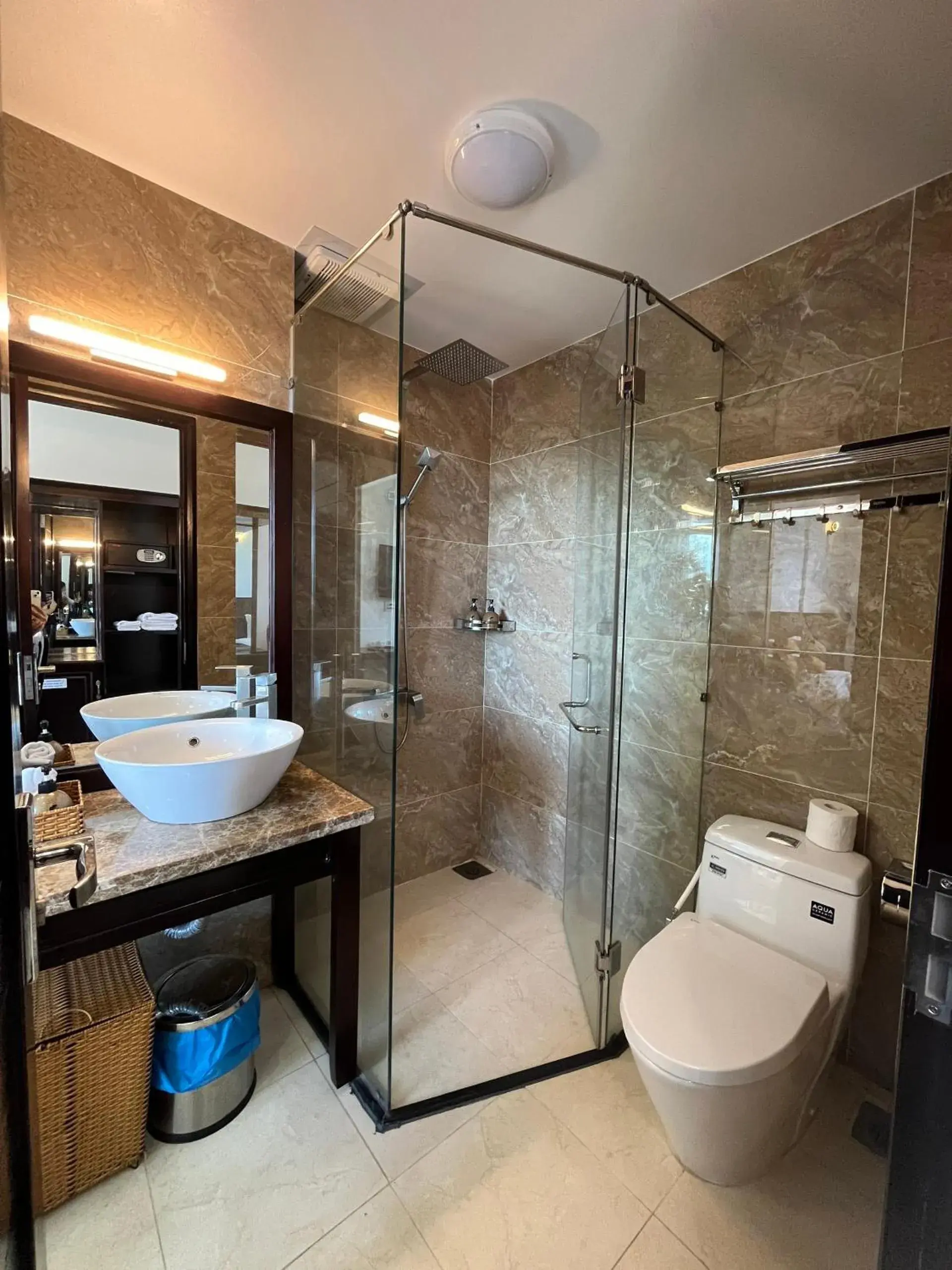 Superior Twin Room - single occupancy in Con Son Blue Sea Hotel Superior Twin Room - single occupancy in Con Son Blue Sea Hotel