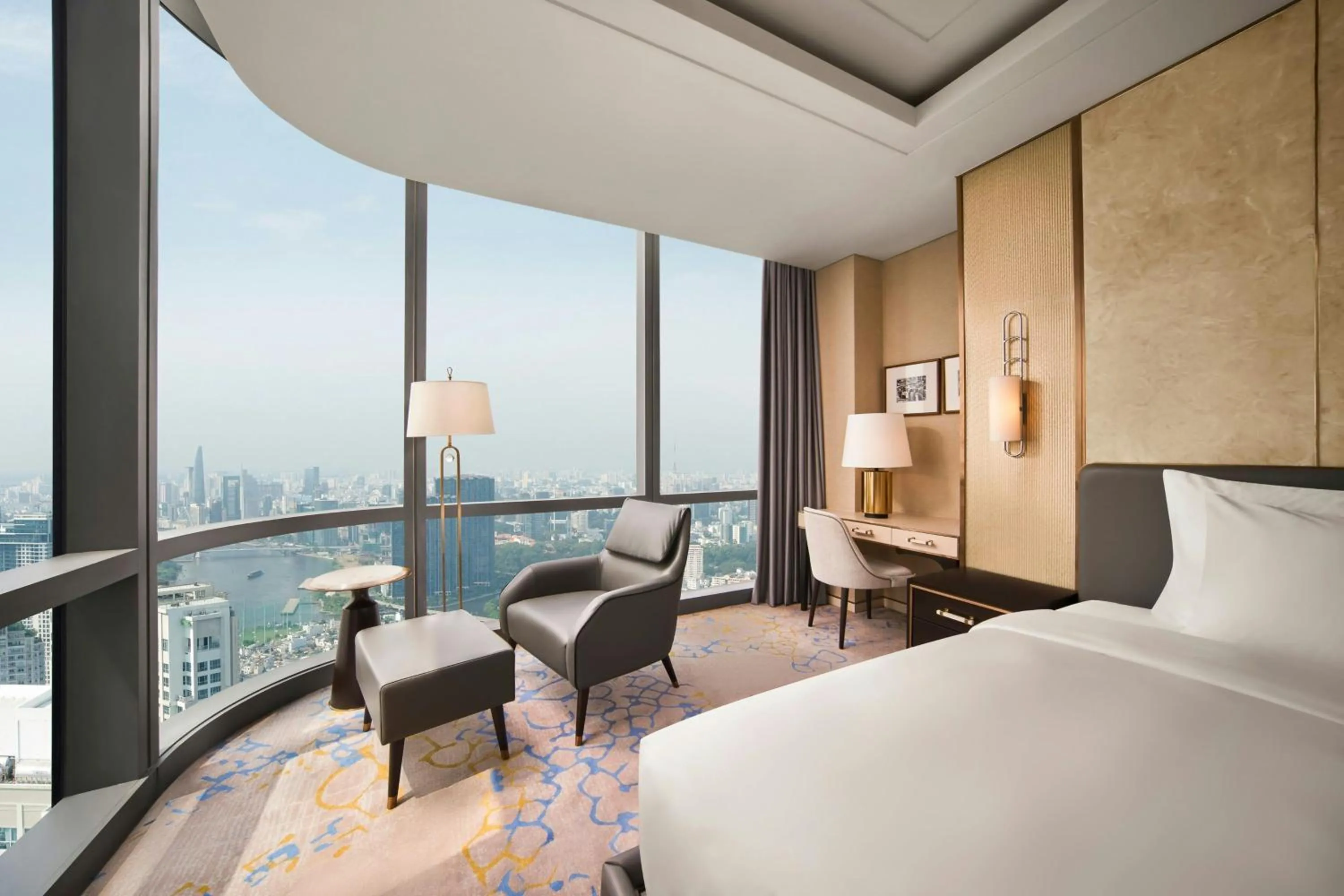 Photo of the whole room, Bed in Vinpearl Landmark 81, Autograph Collection