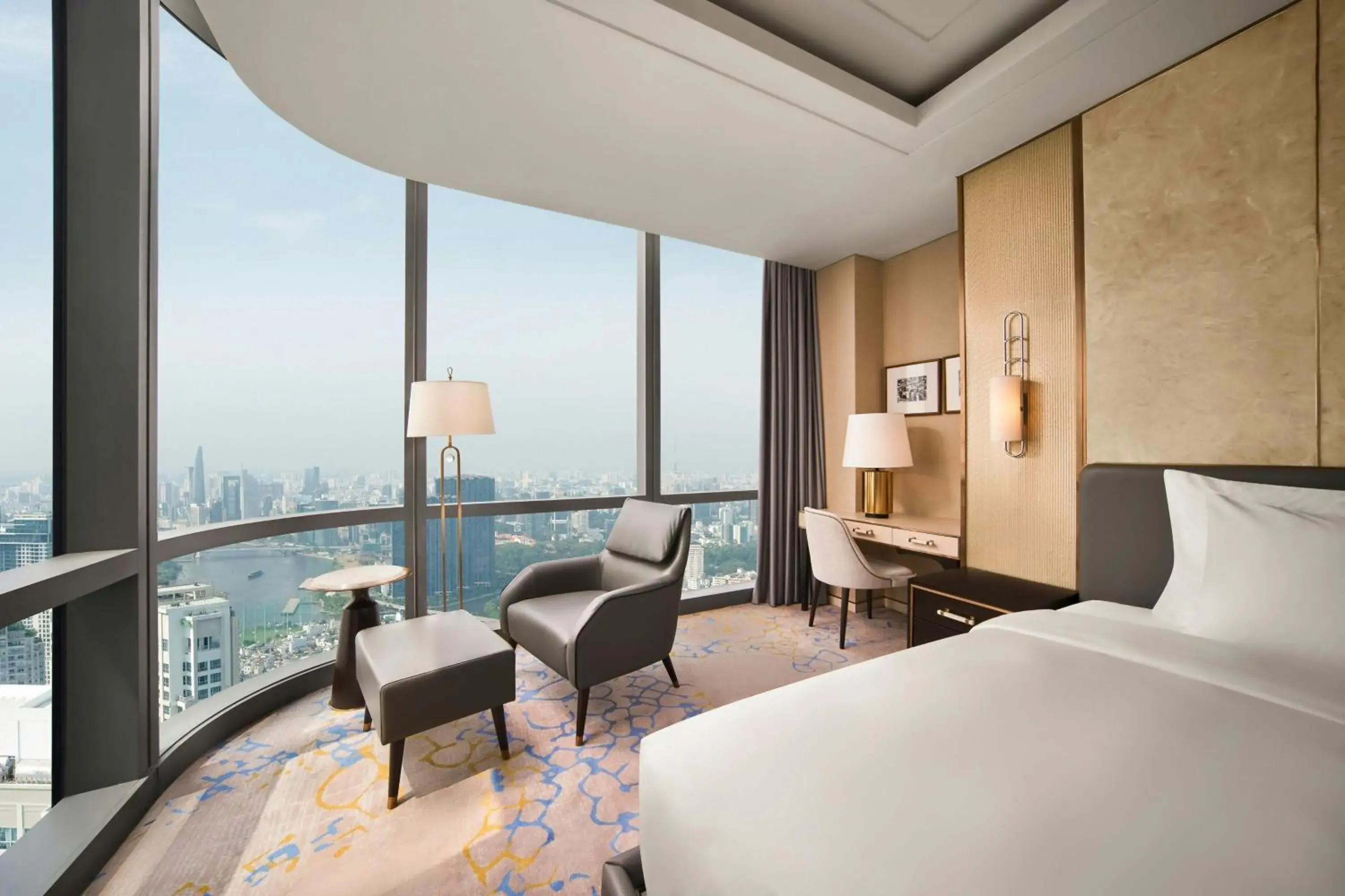 Club King Room with Panoramic View - Club Lounge Access in Vinpearl Landmark 81, Autograph Collection Club King Room with Panoramic View - Club Lounge Access in Vinpearl Landmark 81, Autograph Collection