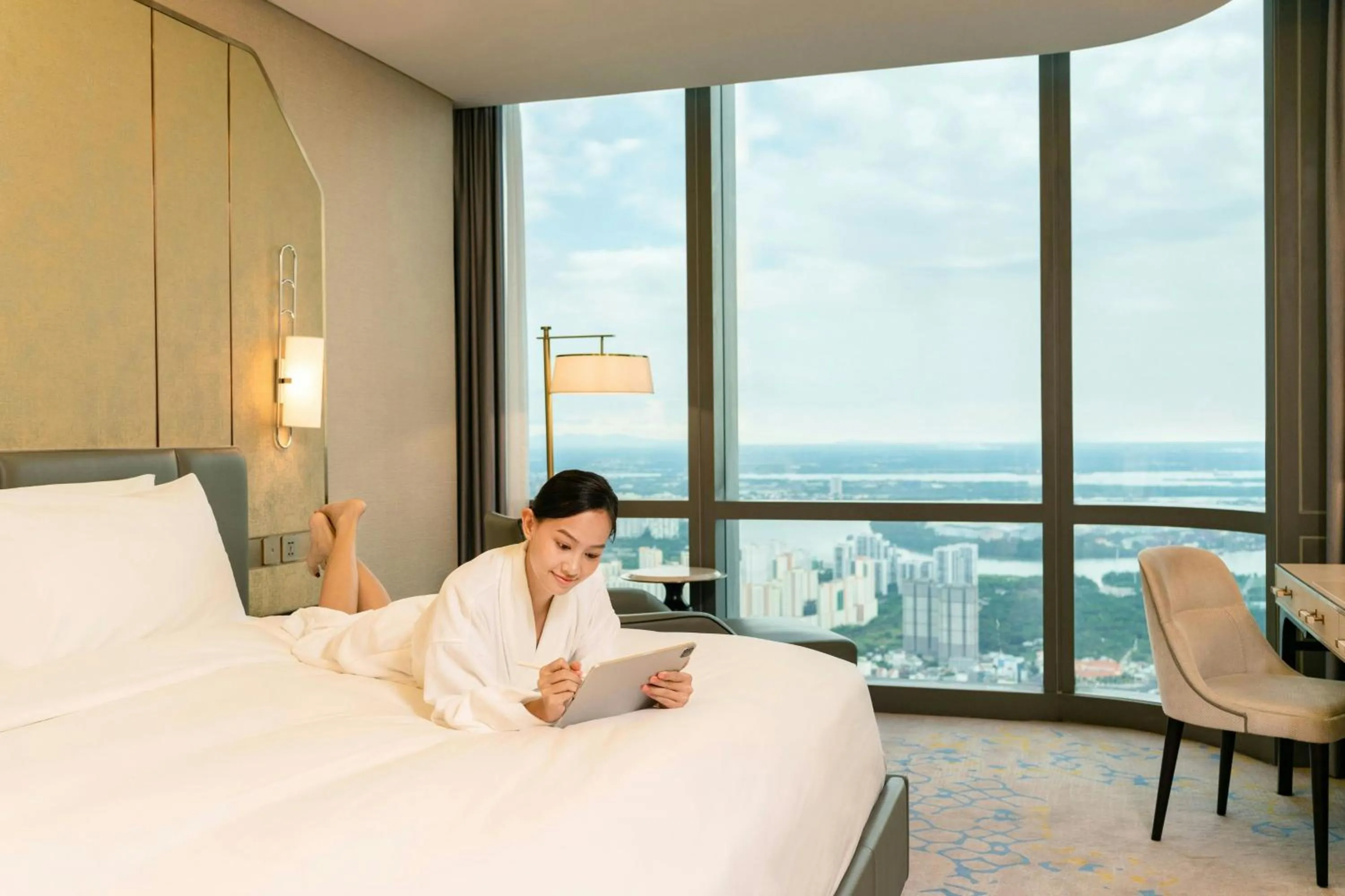 Photo of the whole room, Bed in Vinpearl Landmark 81, Autograph Collection