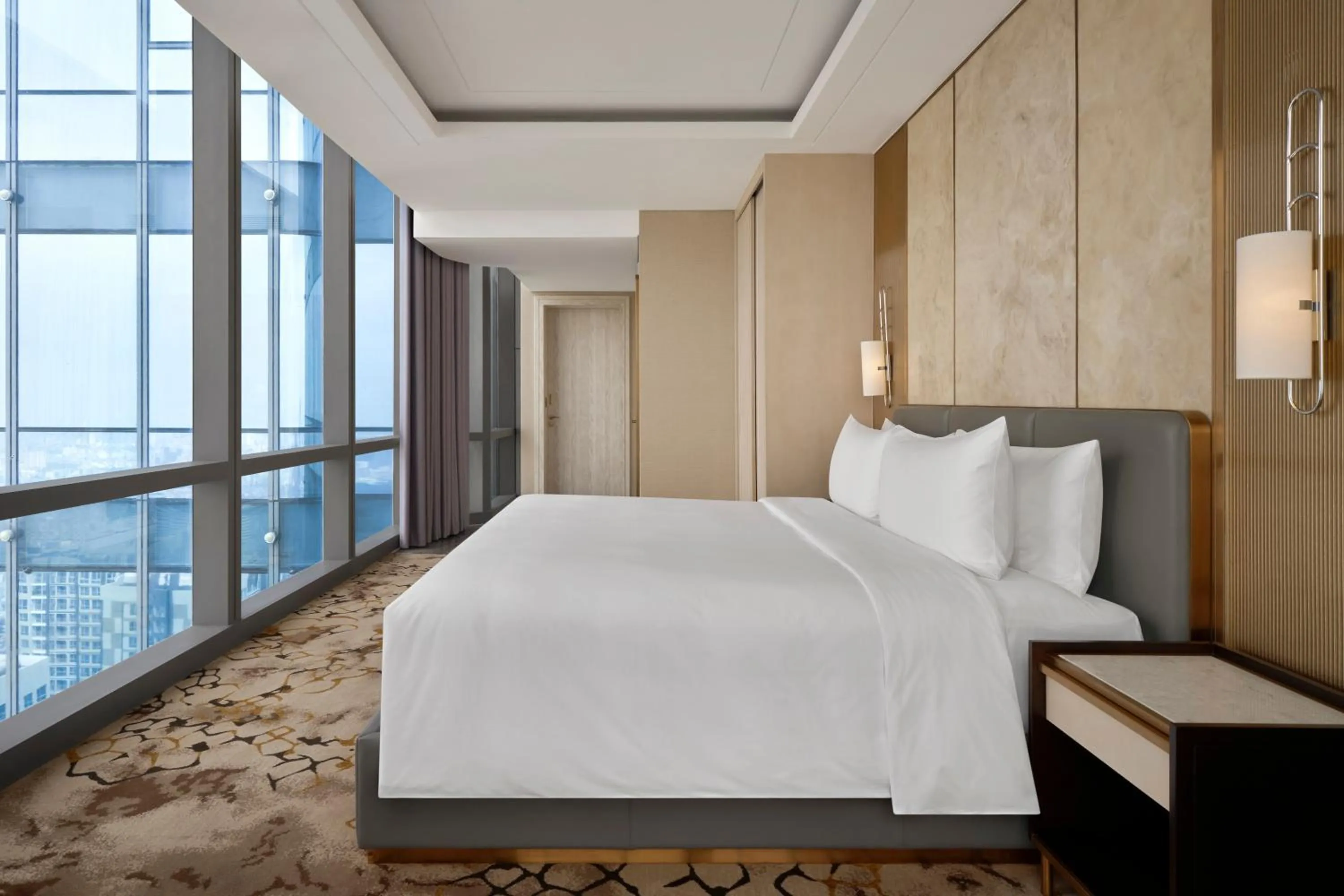 City view, Bed in Vinpearl Landmark 81, Autograph Collection