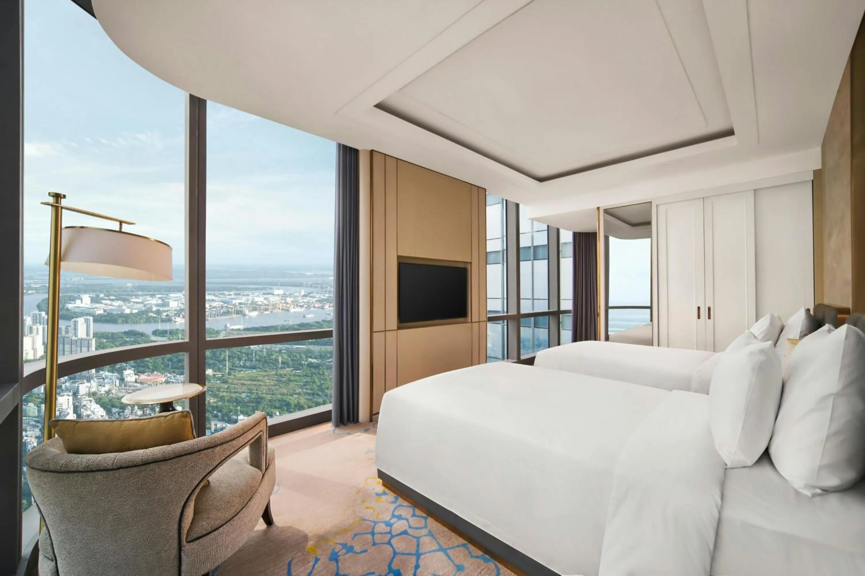Photo of the whole room, Bed in Vinpearl Landmark 81, Autograph Collection