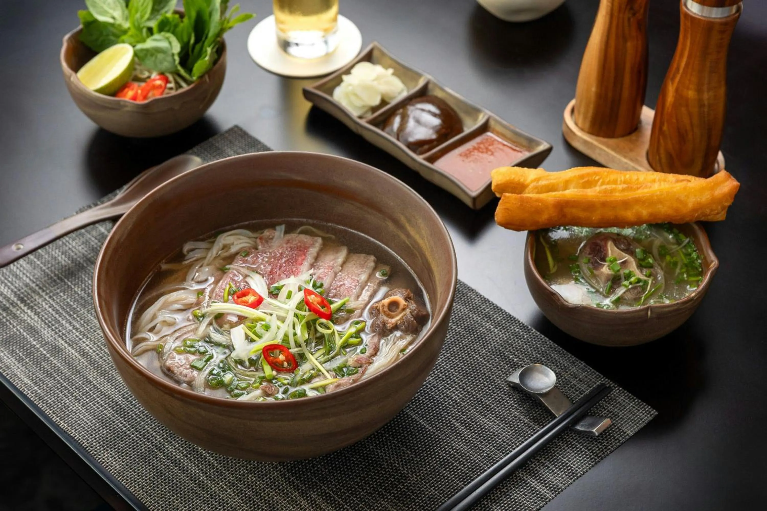 Restaurant/places to eat in Vinpearl Landmark 81, Autograph Collection