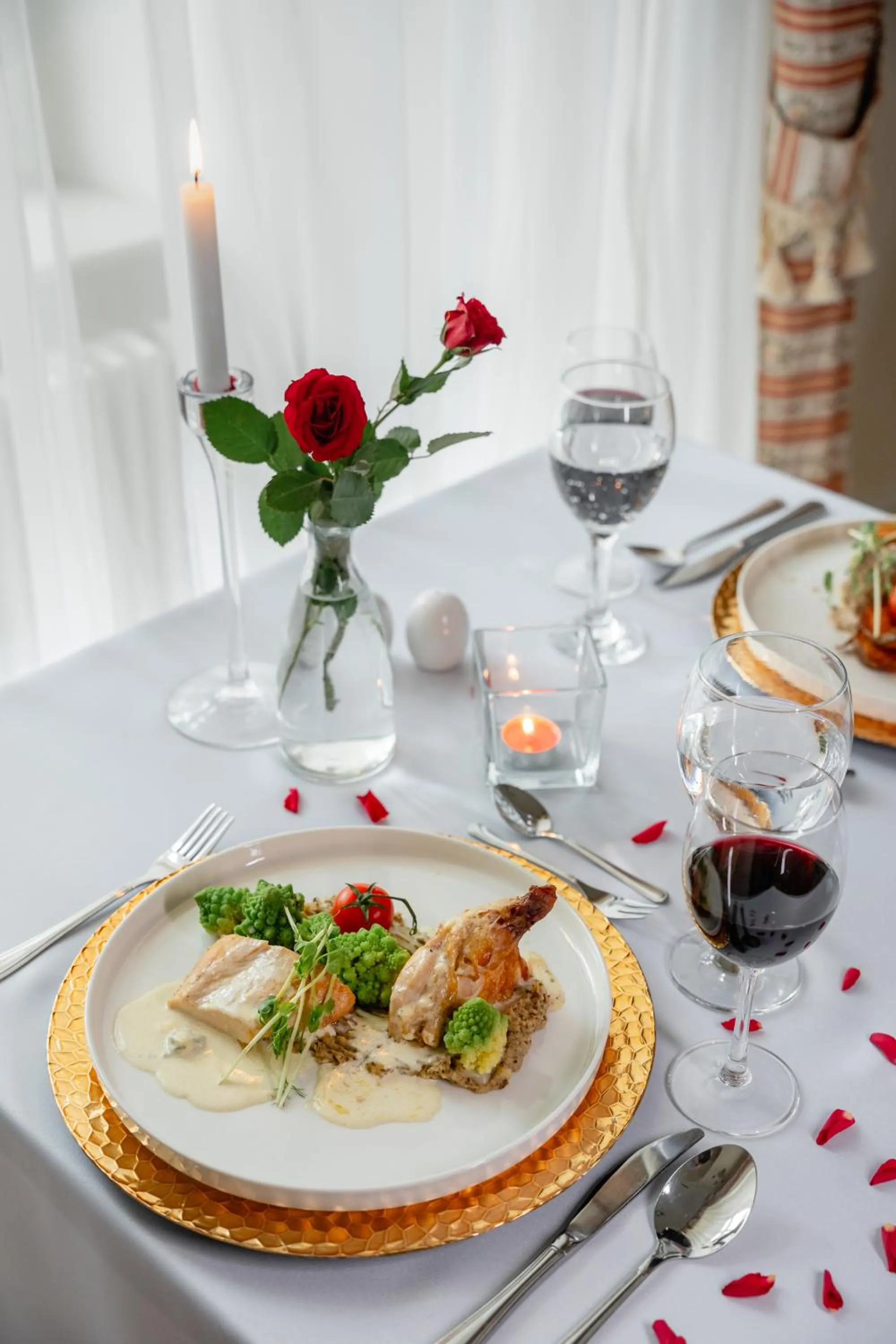 Restaurant/places to eat in Pałac Wojanów