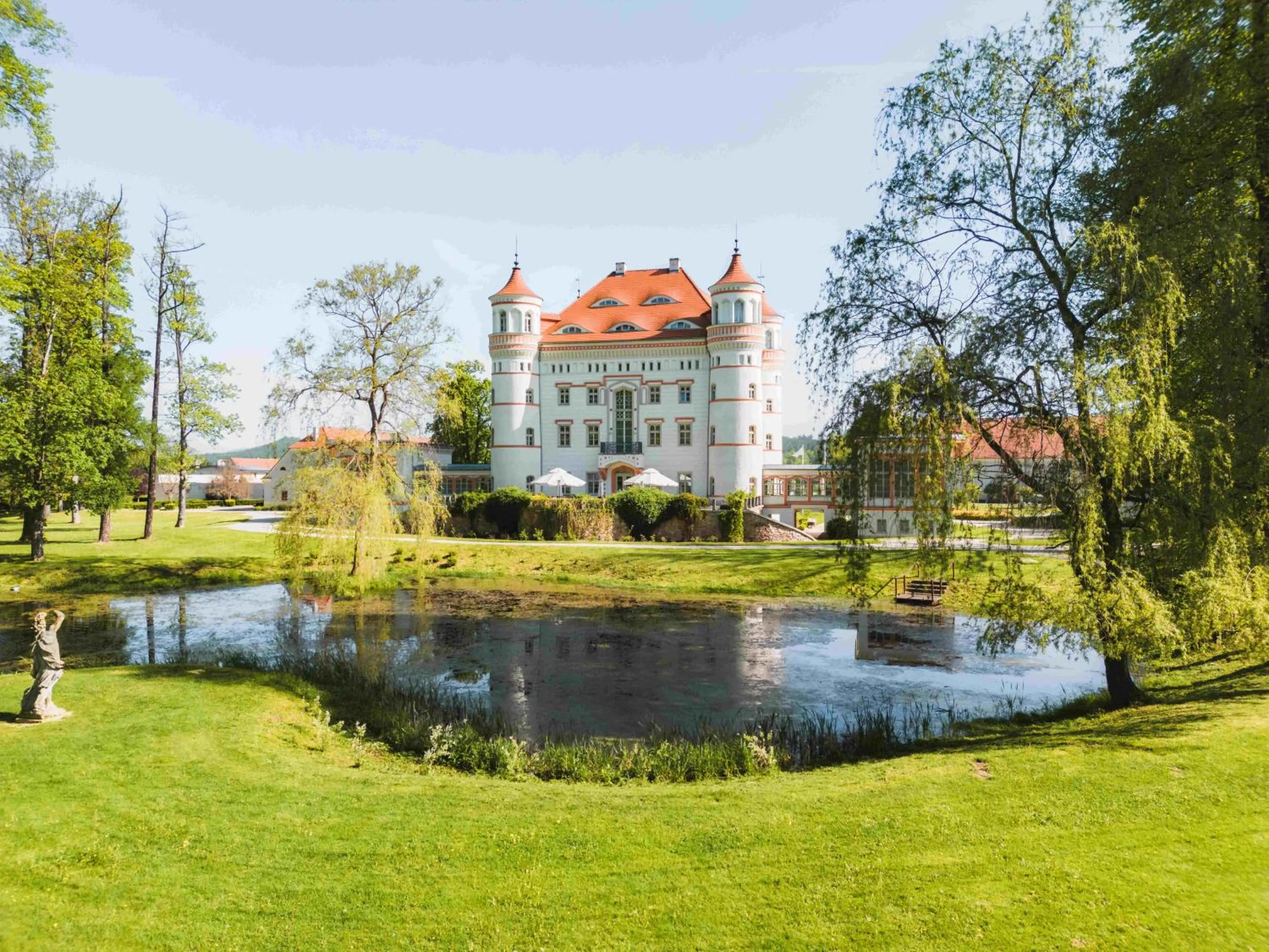 Property building in Pałac Wojanów